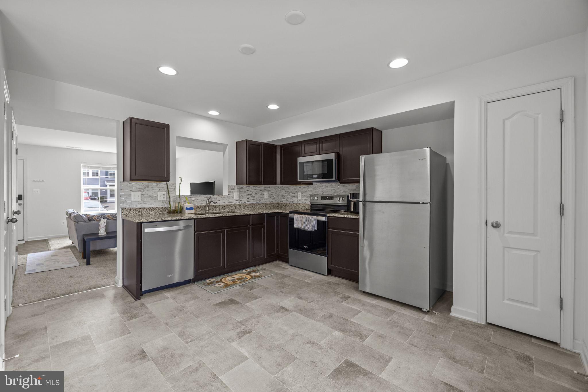 WHISPERING PINES - Residential