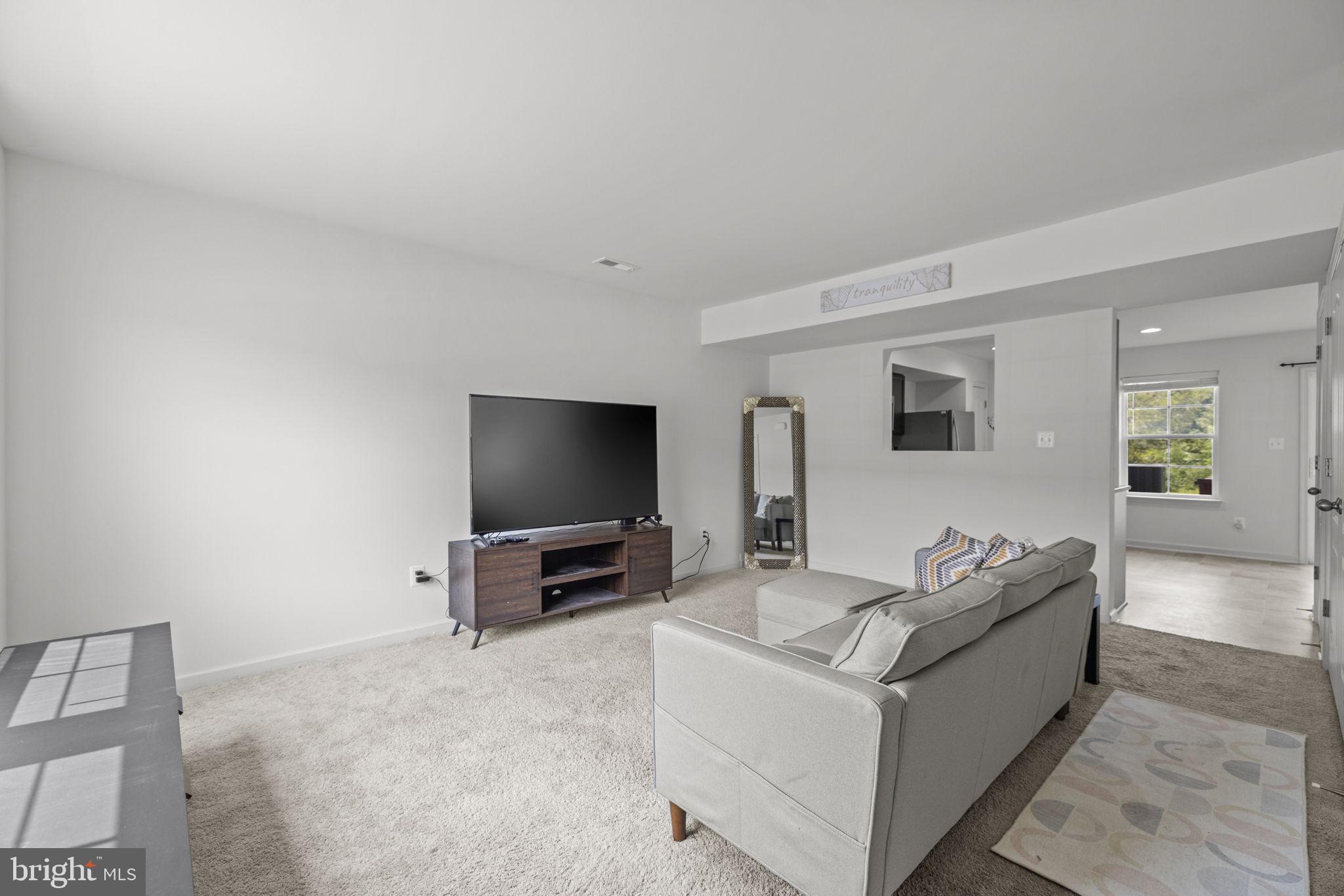 WHISPERING PINES - Residential