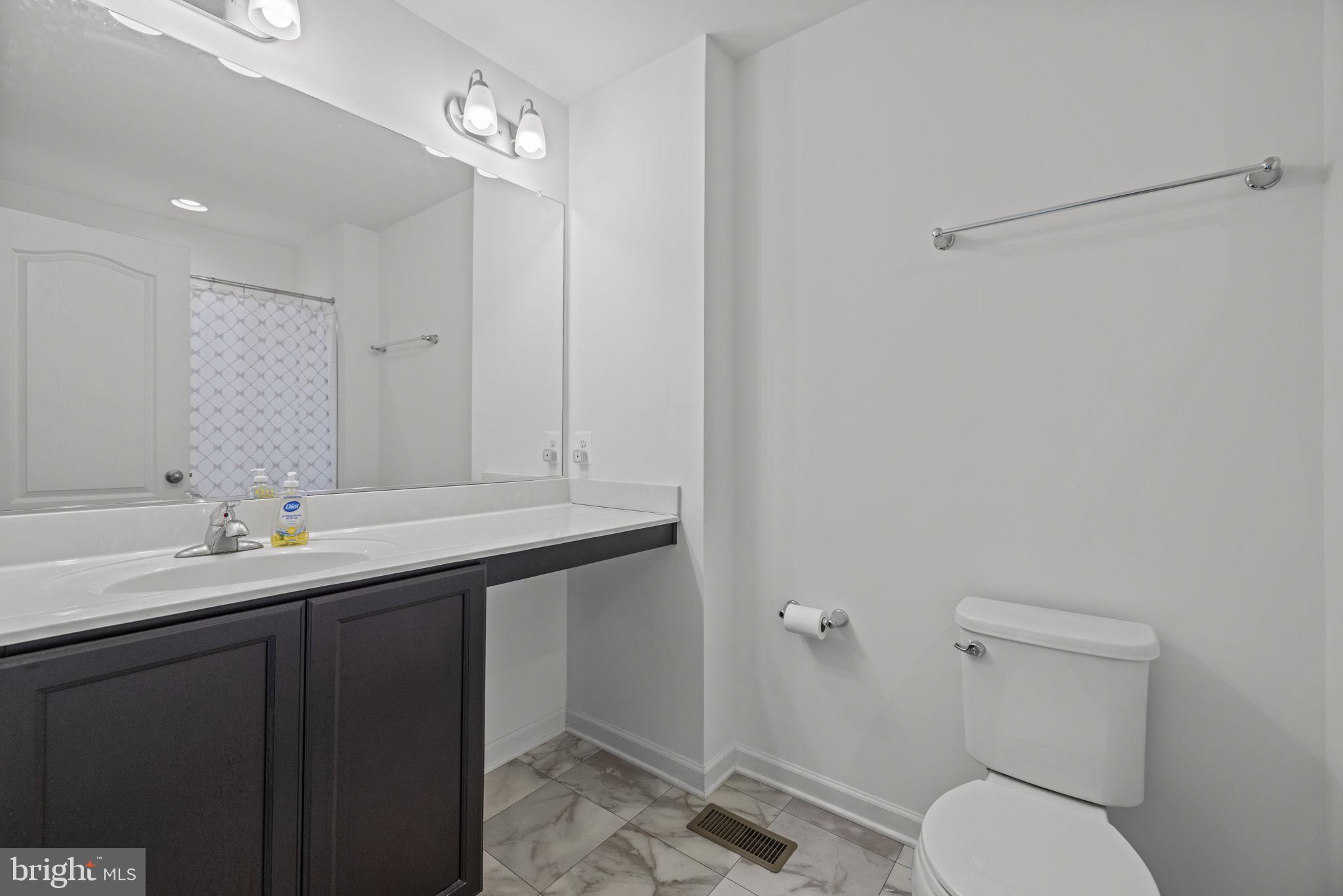 WHISPERING PINES - Residential