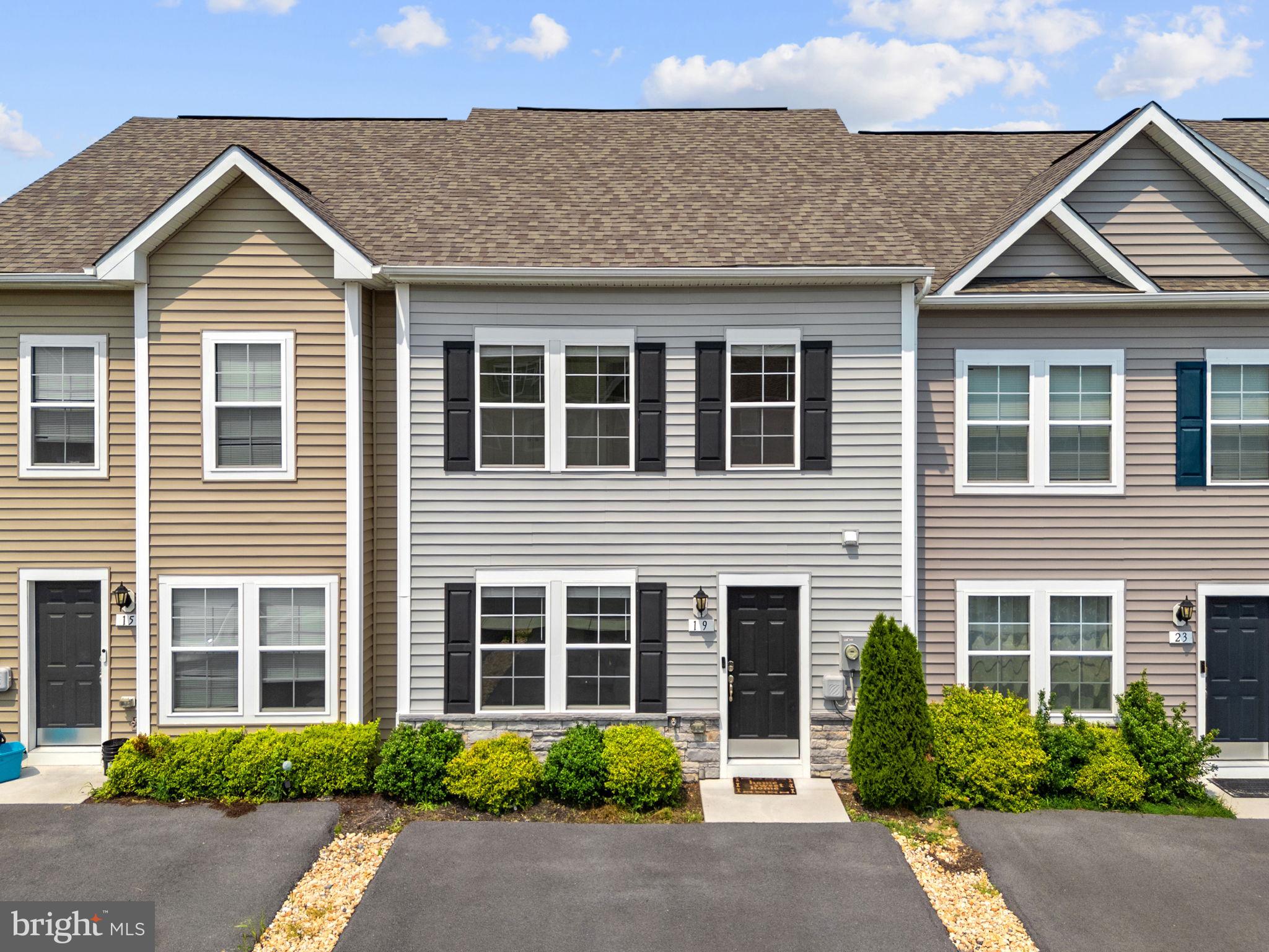 WHISPERING PINES - Residential