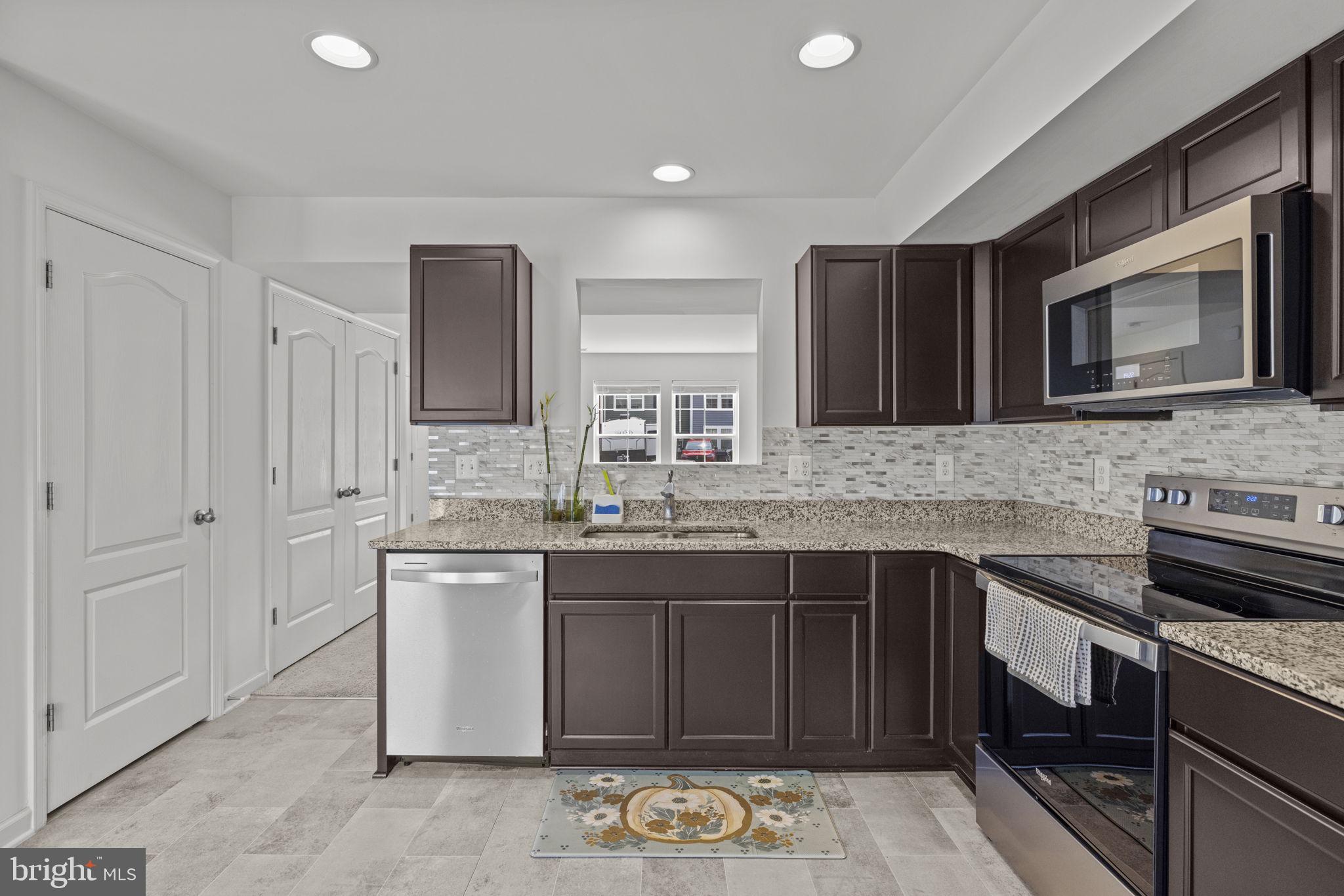 WHISPERING PINES - Residential