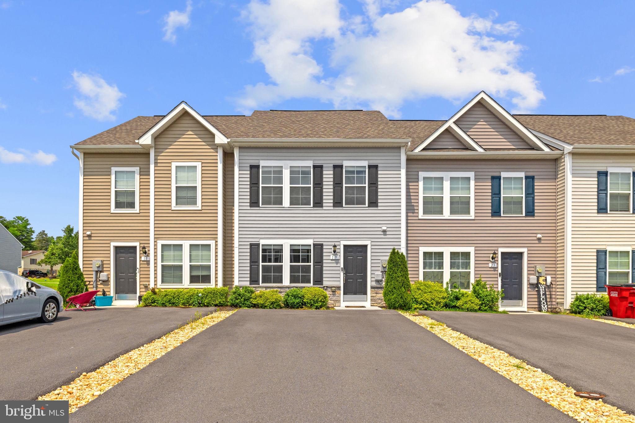 WHISPERING PINES - Residential