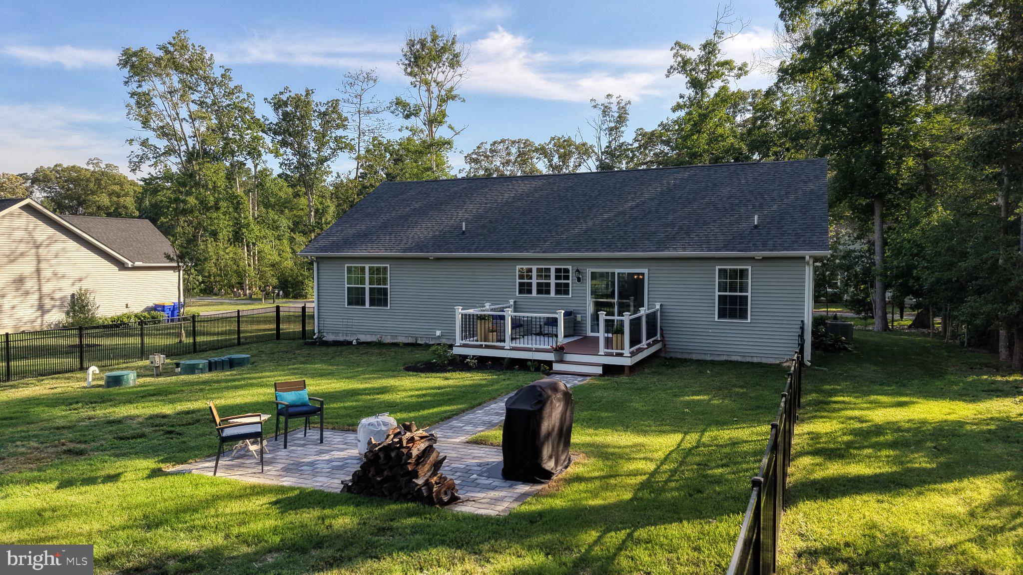 HOLLY OAK - Residential