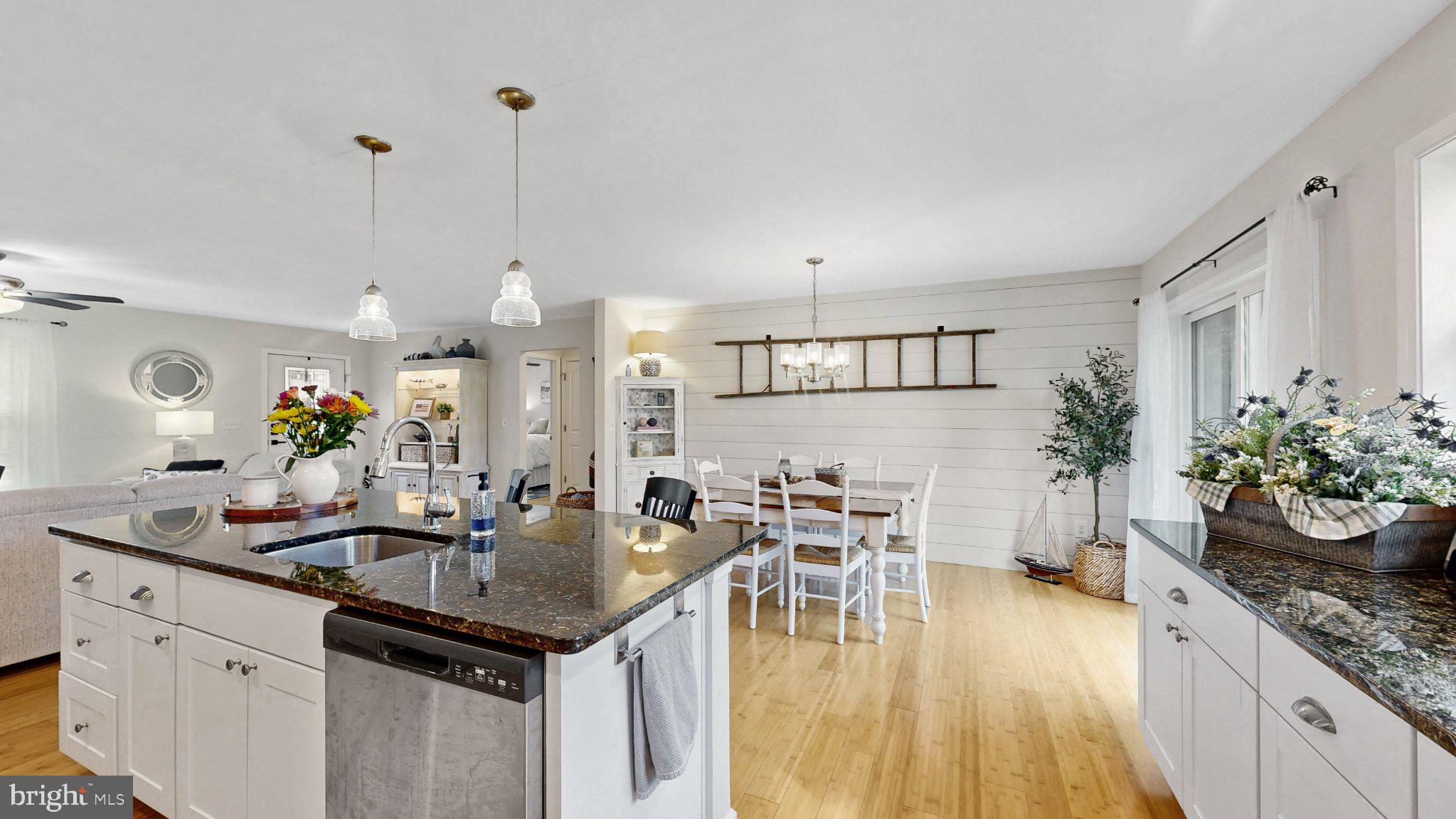 HOLLY OAK - Residential