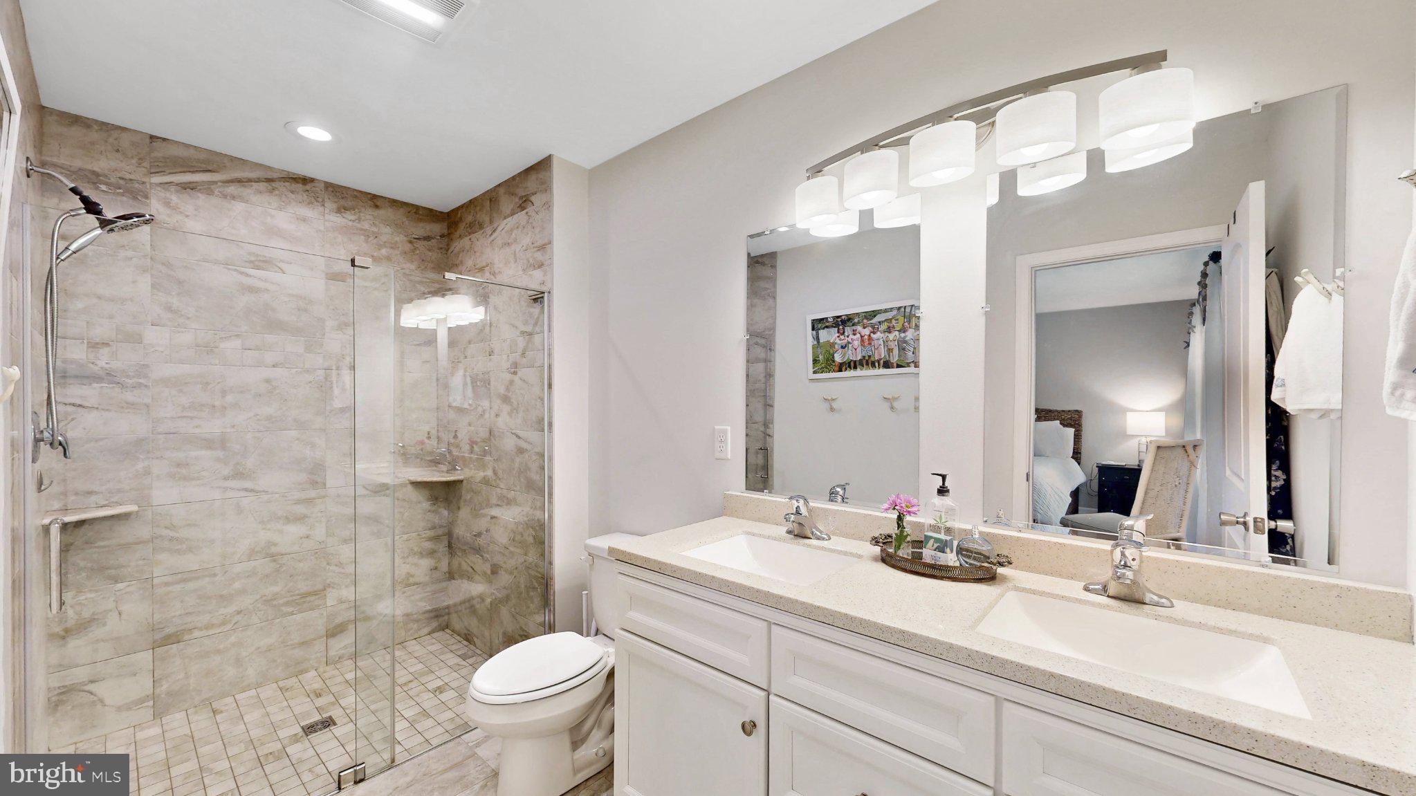 HOLLY OAK - Residential