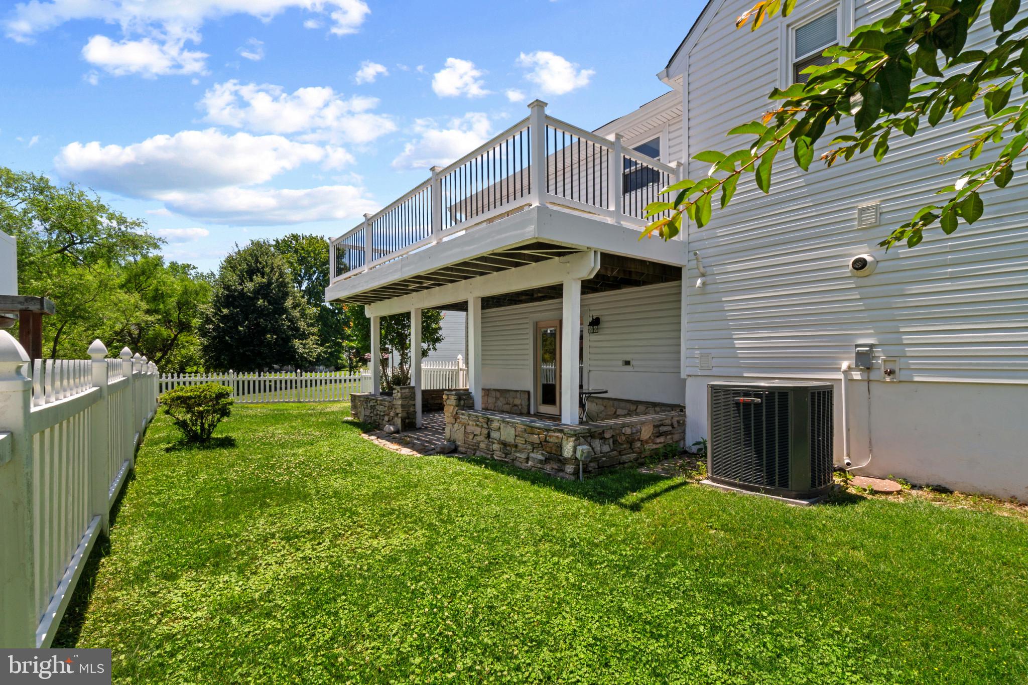 SENECA HARBOR - Residential