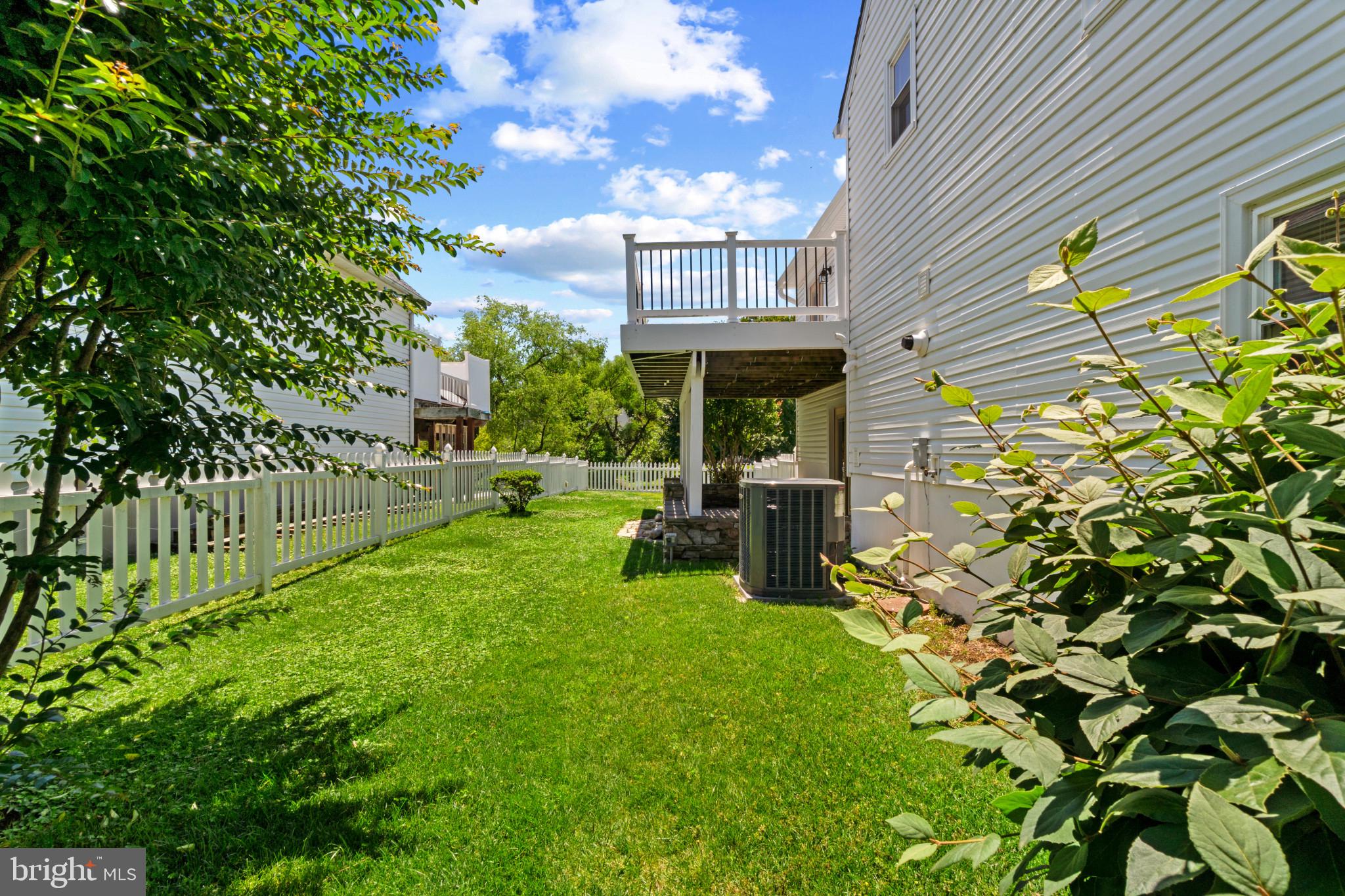 SENECA HARBOR - Residential