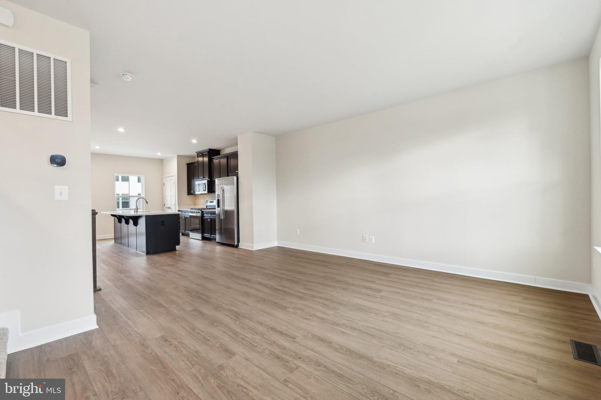 LOUDOUN VIEW CONDO FLATS - Residential Lease