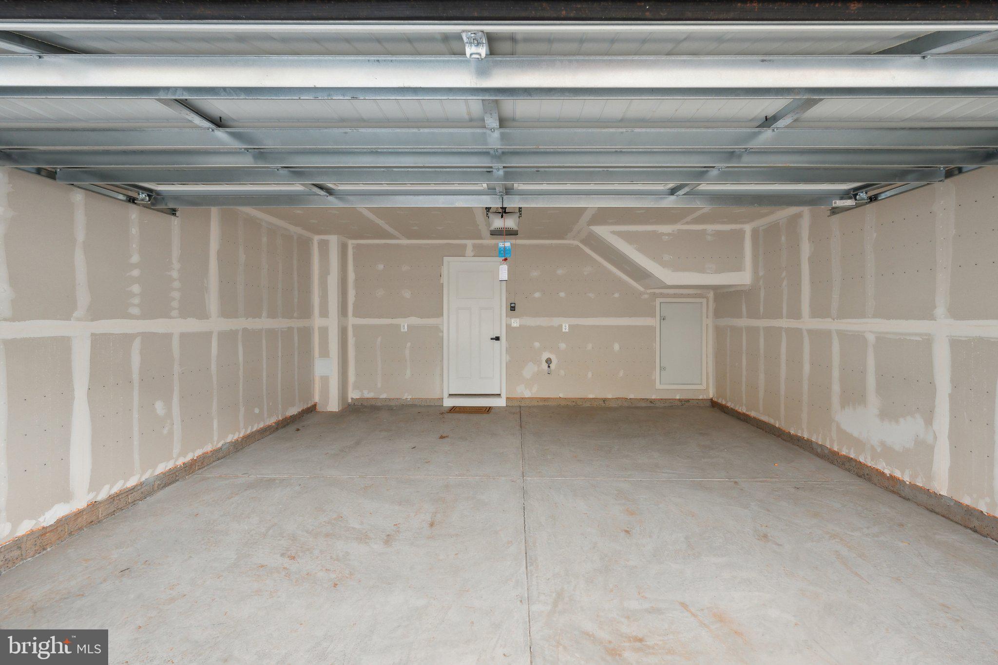 LOUDOUN VIEW CONDO FLATS - Residential Lease