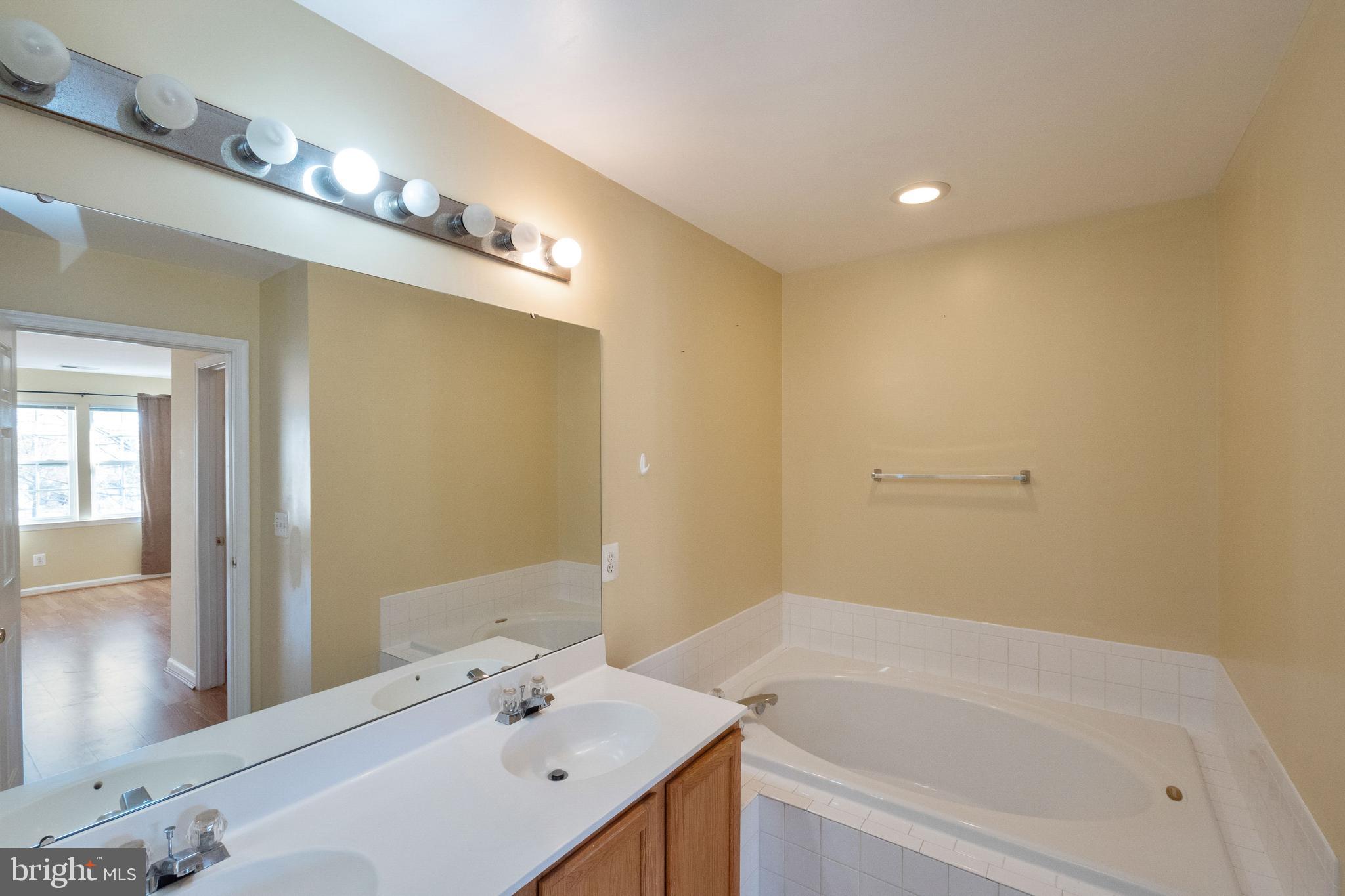 MAYWOOD - Residential Lease