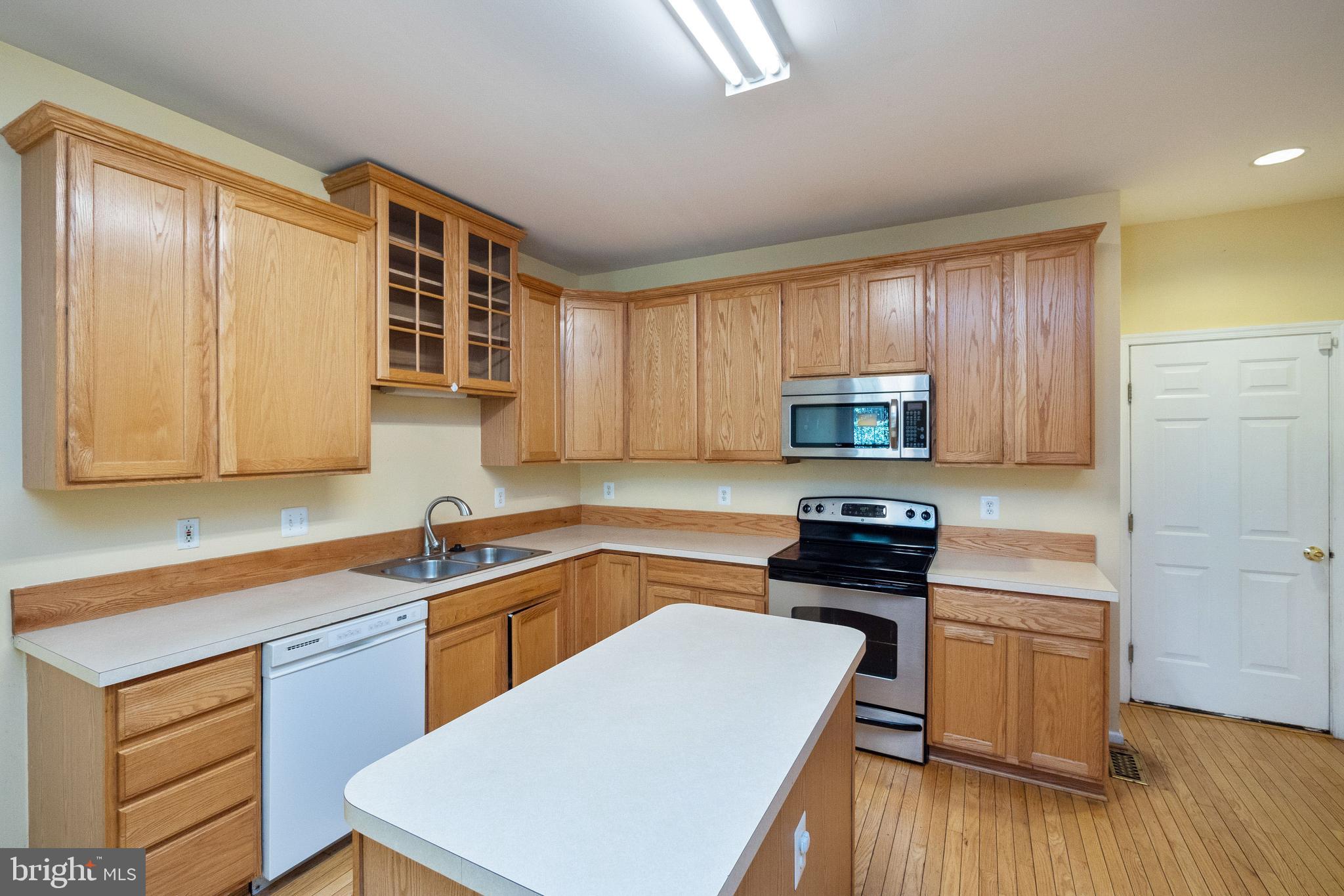 MAYWOOD - Residential Lease