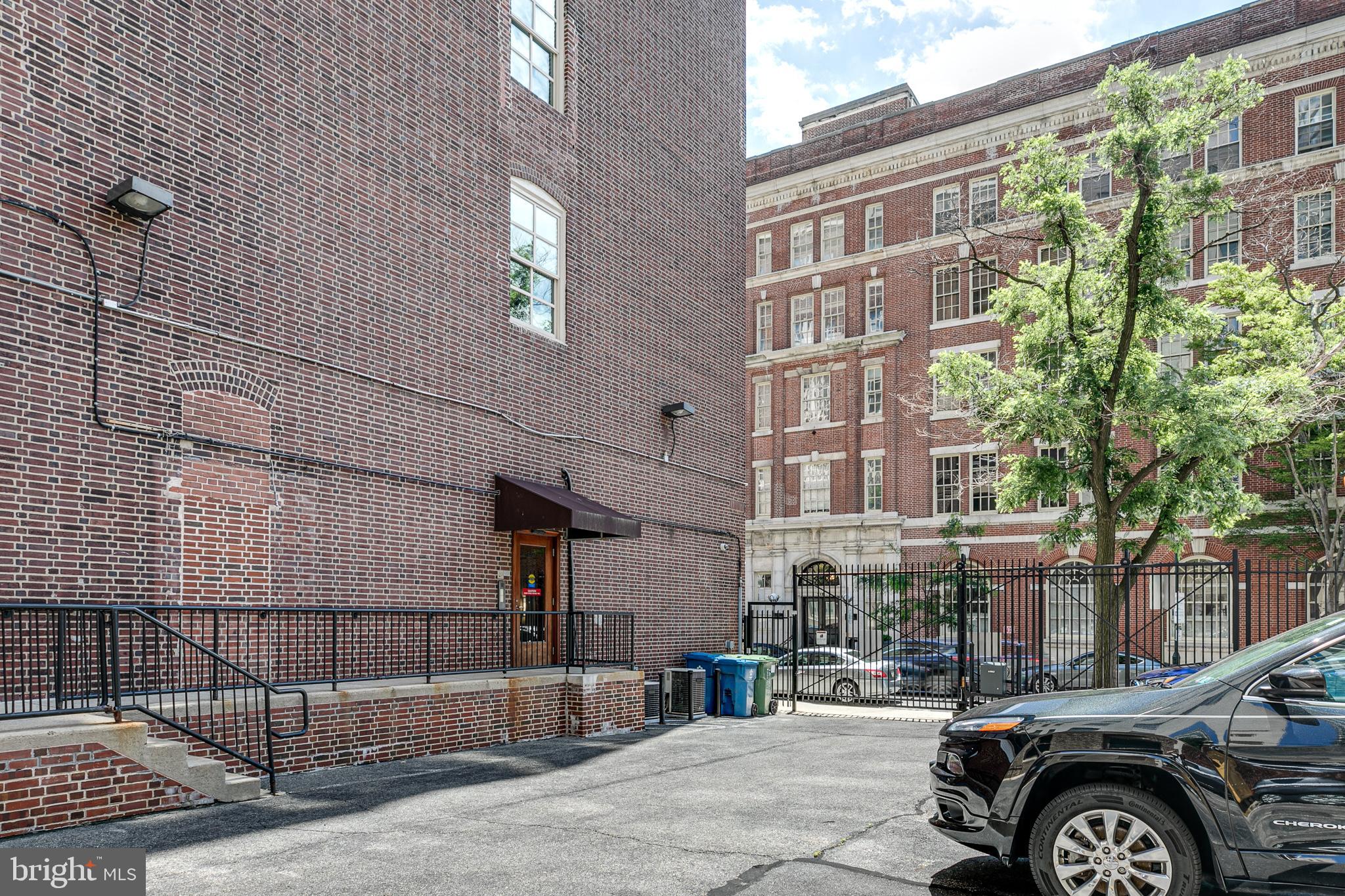 WASHINGTON SQ WEST - Residential