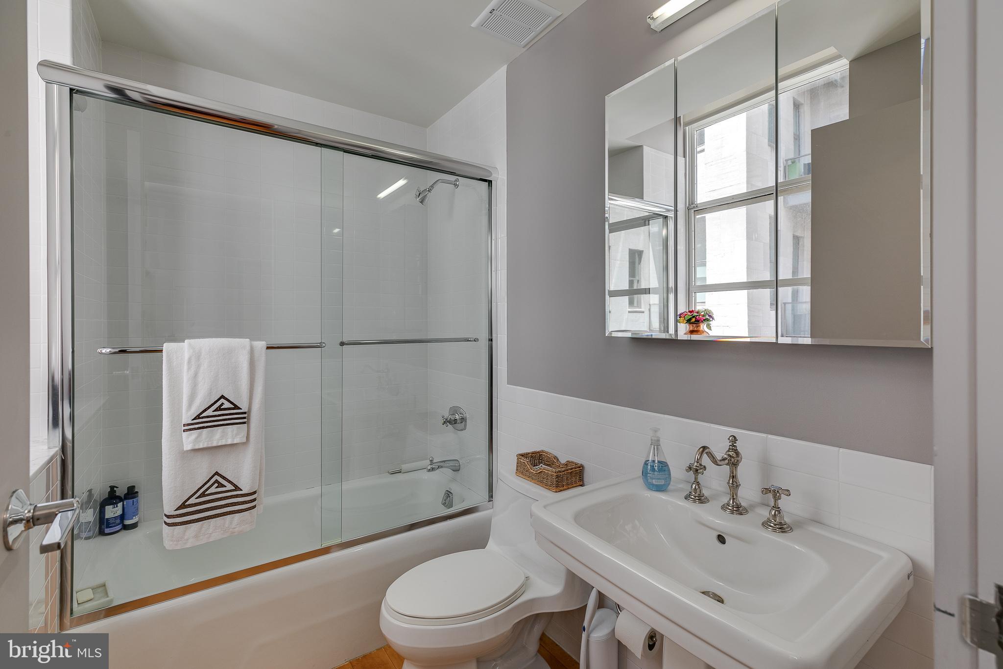 WASHINGTON SQ WEST - Residential
