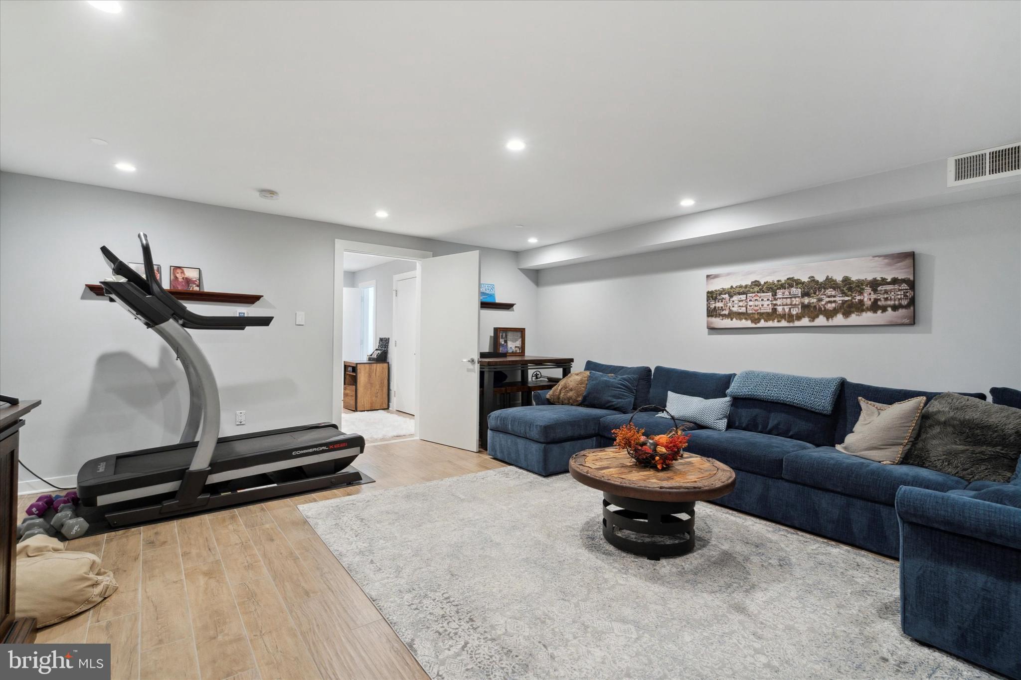 FAIRMOUNT - Residential