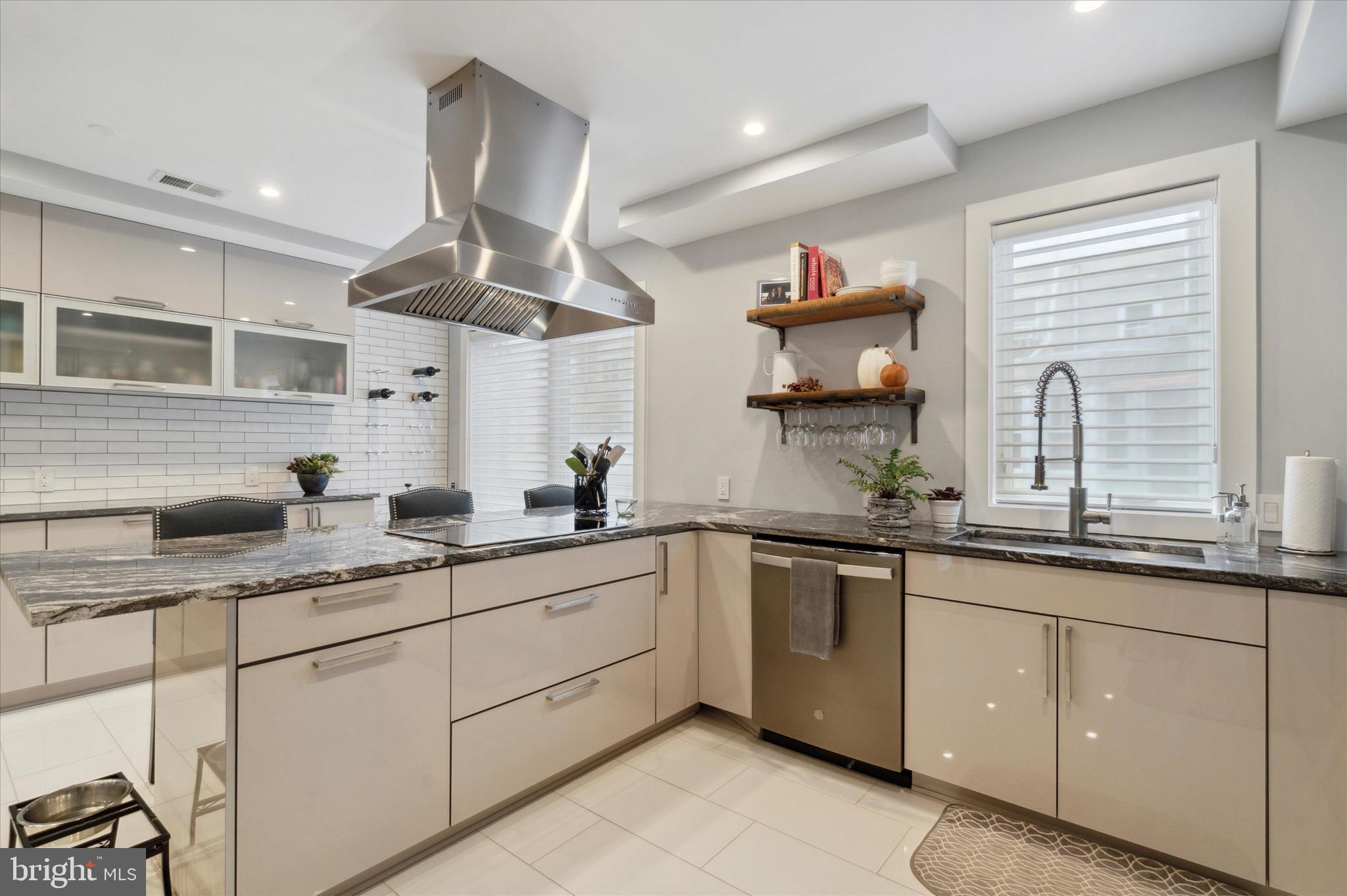 FAIRMOUNT - Residential