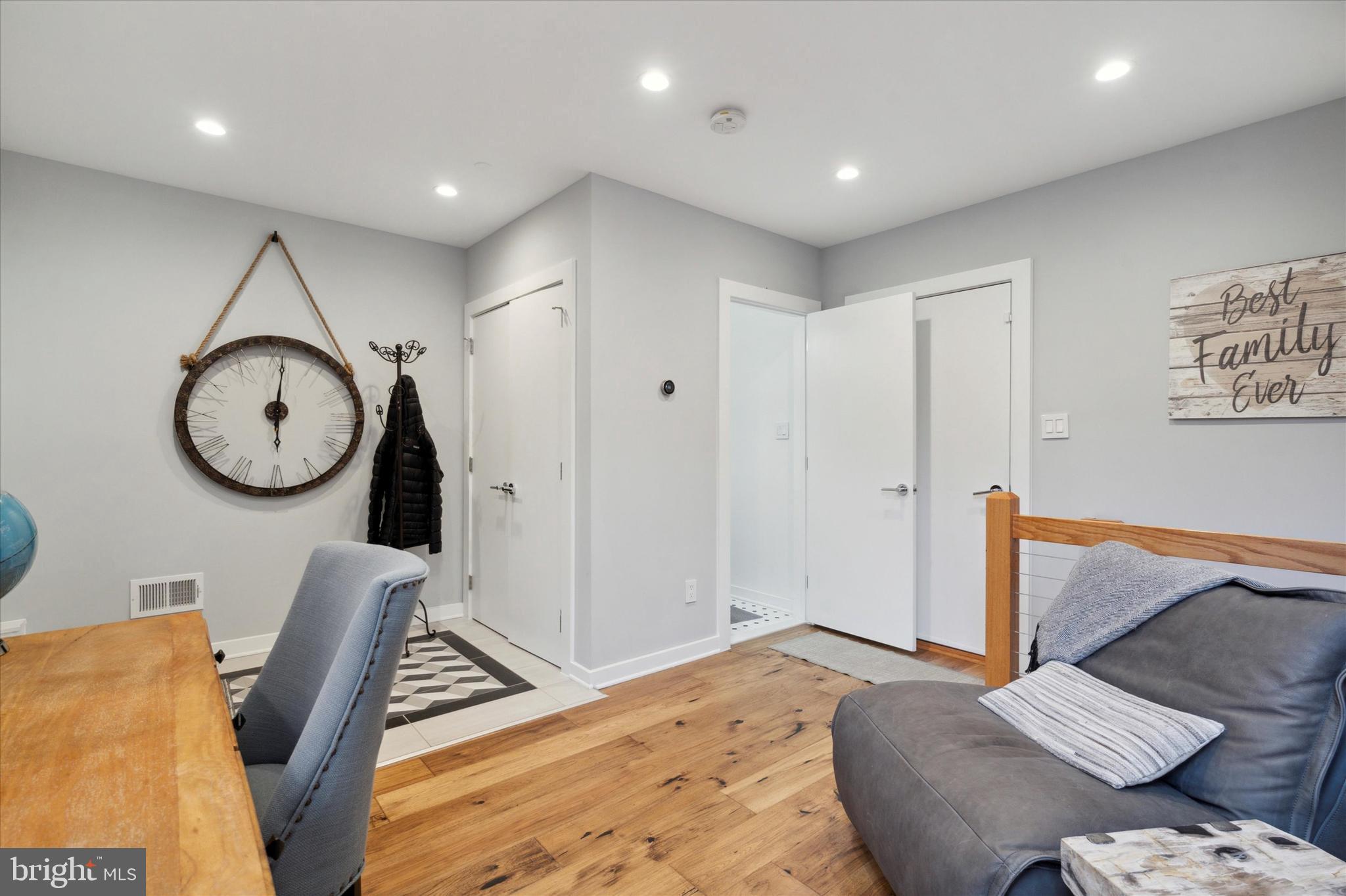 FAIRMOUNT - Residential