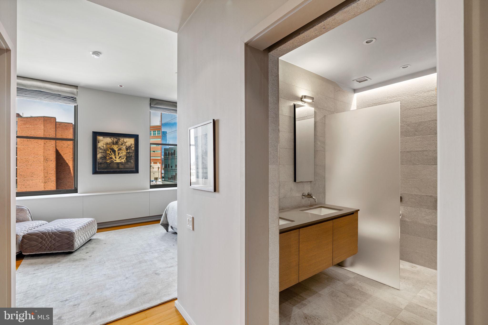SOCIETY HILL - Residential