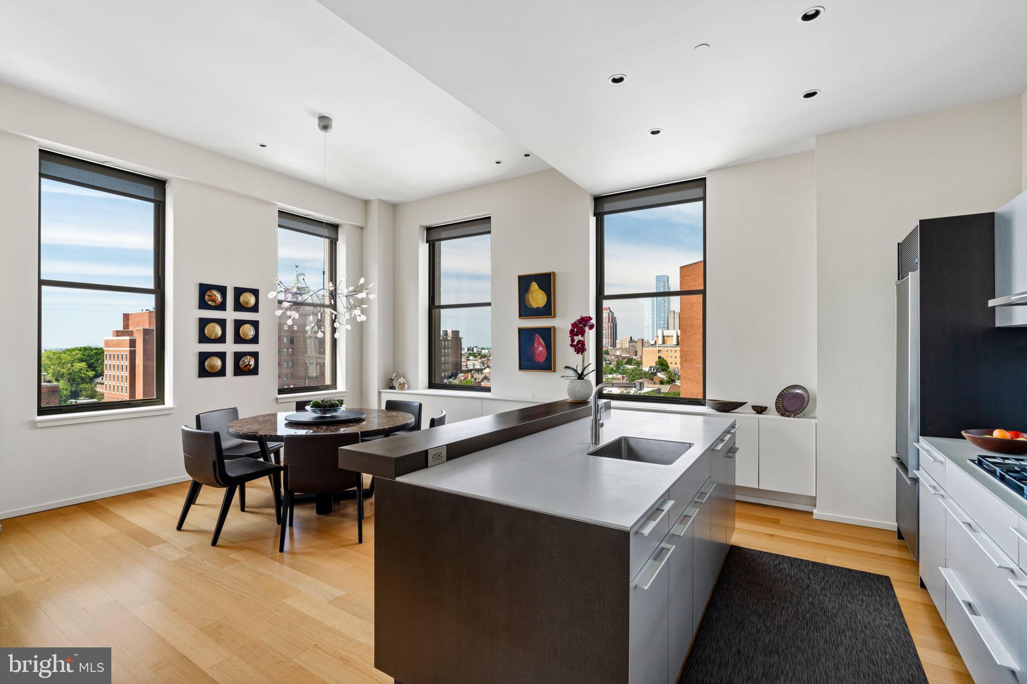 SOCIETY HILL - Residential
