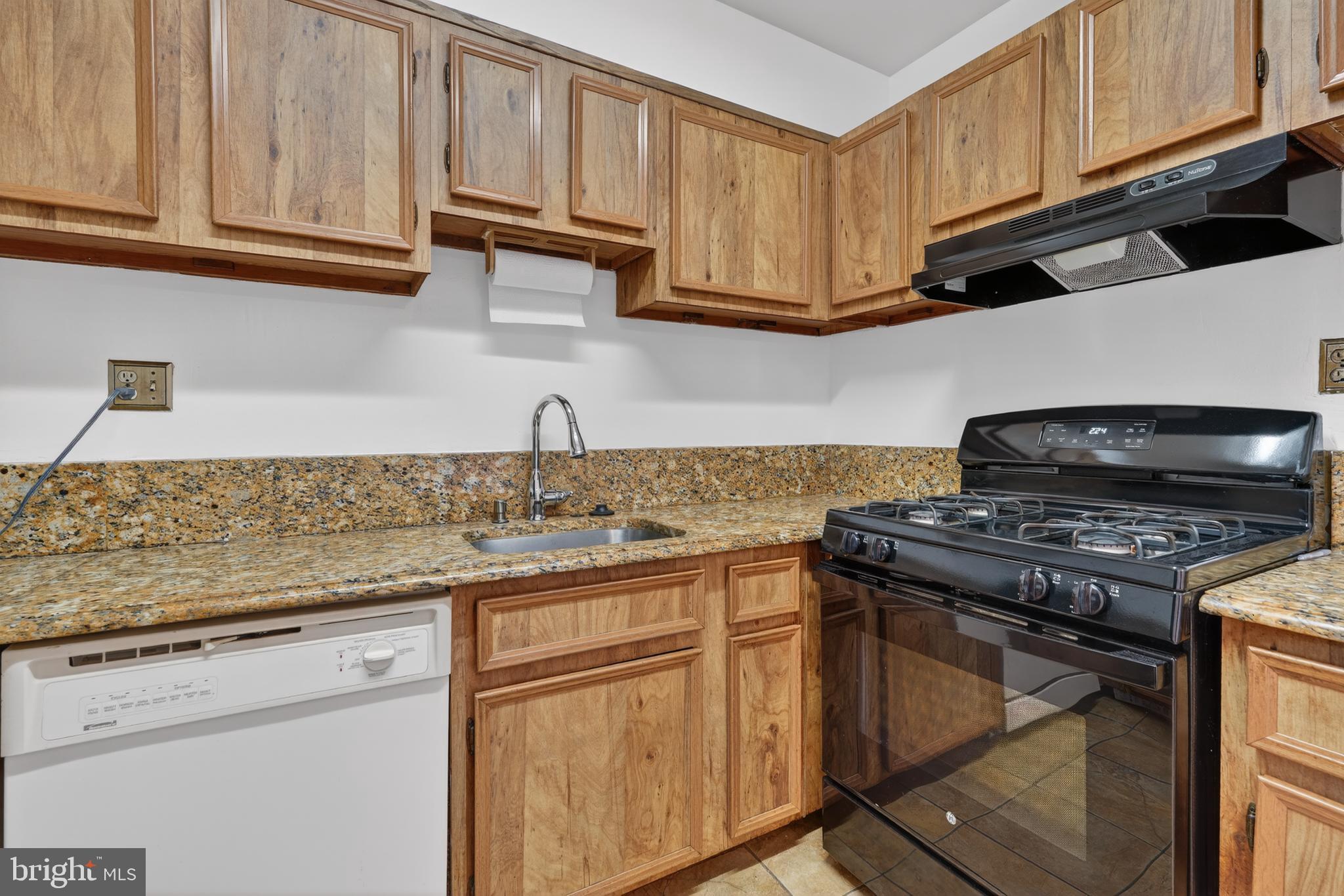 SWANN HILL CONDOMINIUMS - Residential