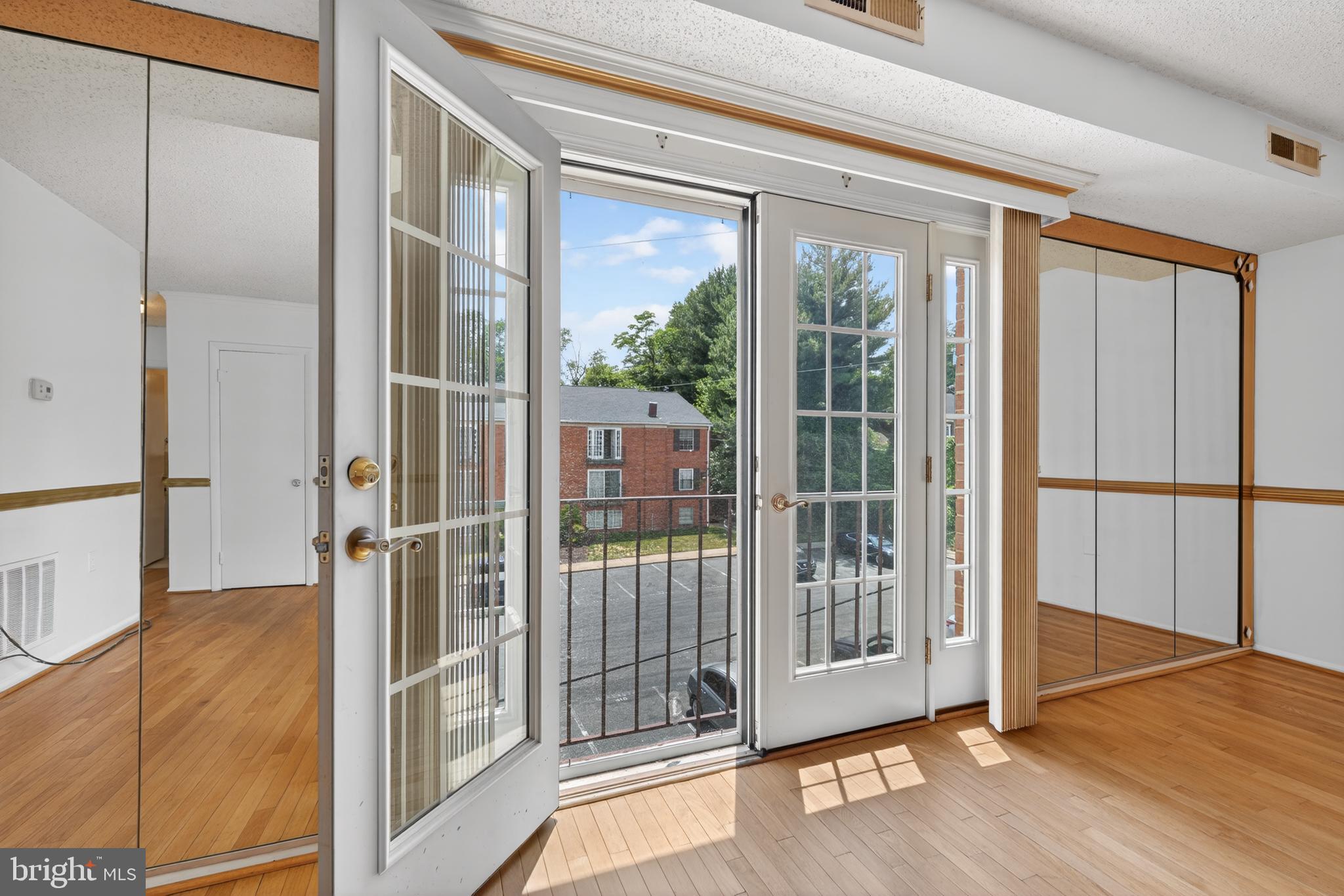 SWANN HILL CONDOMINIUMS - Residential