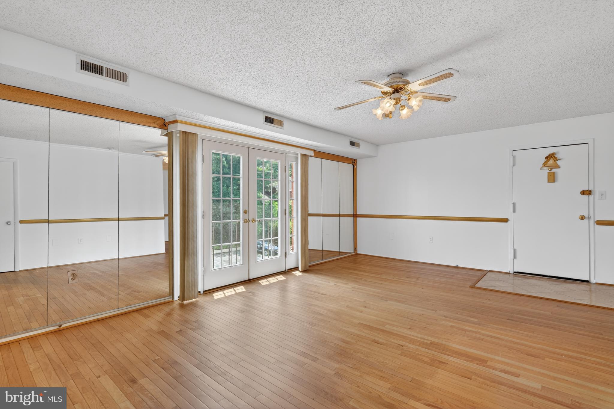 SWANN HILL CONDOMINIUMS - Residential