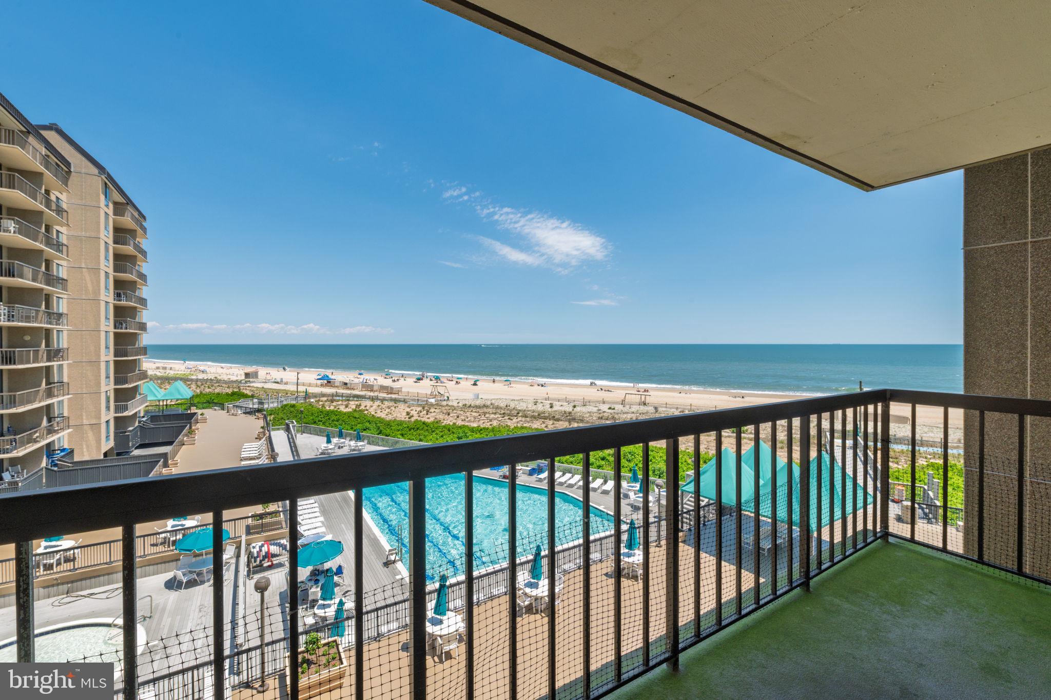 SEA COLONY EAST - Residential