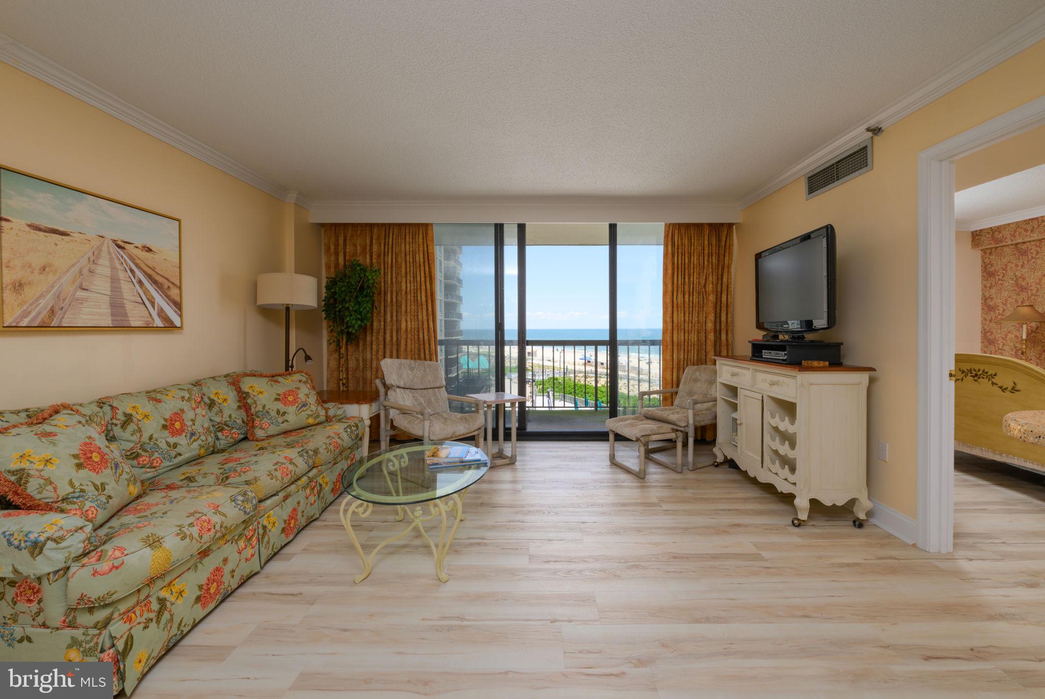 SEA COLONY EAST - Residential