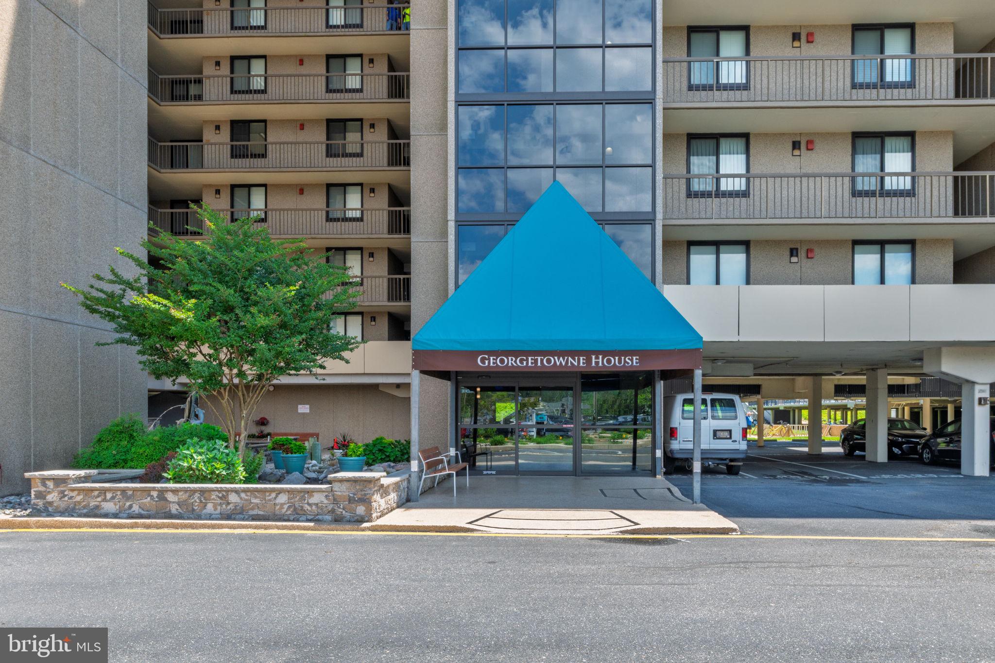 SEA COLONY EAST - Residential