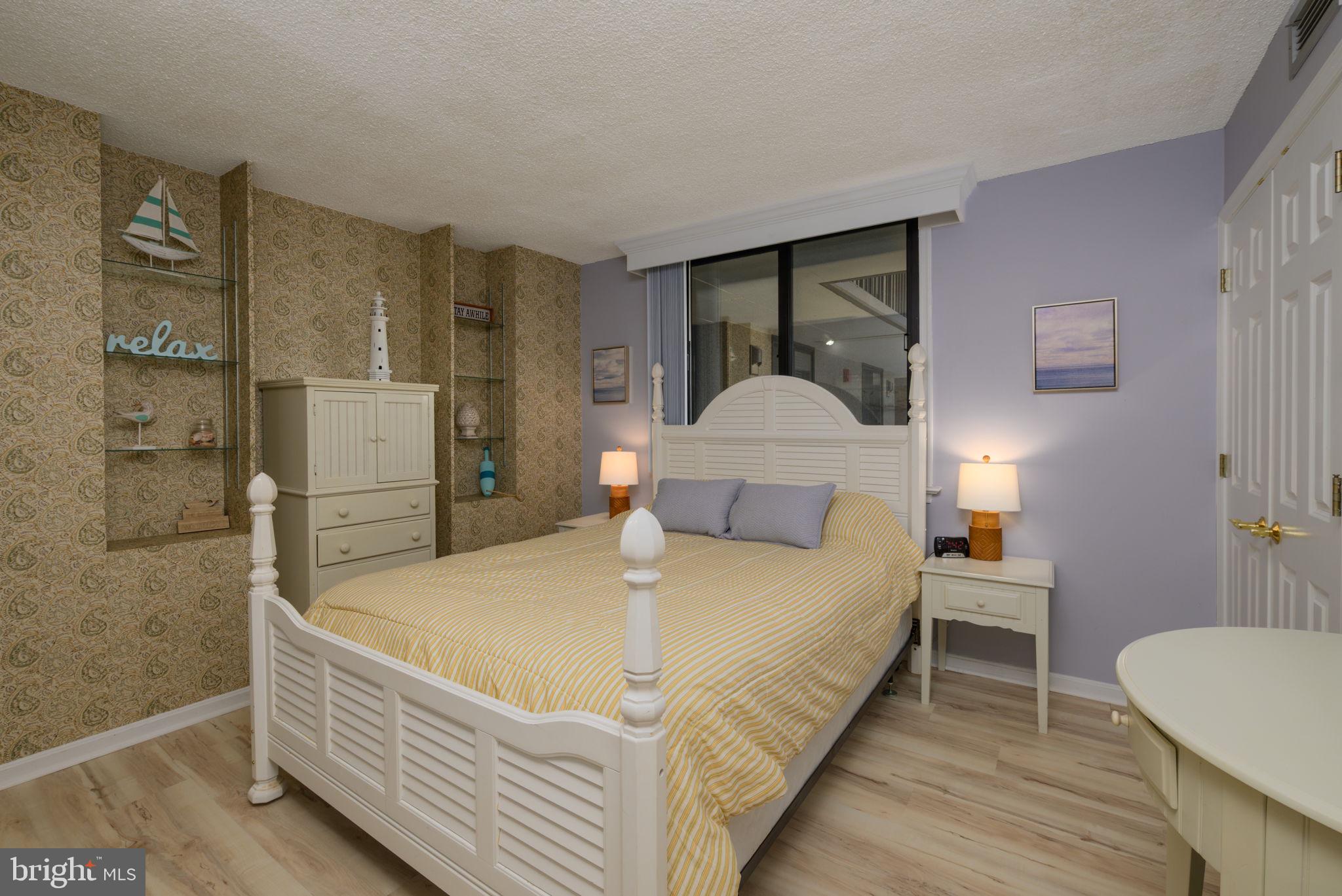 SEA COLONY EAST - Residential