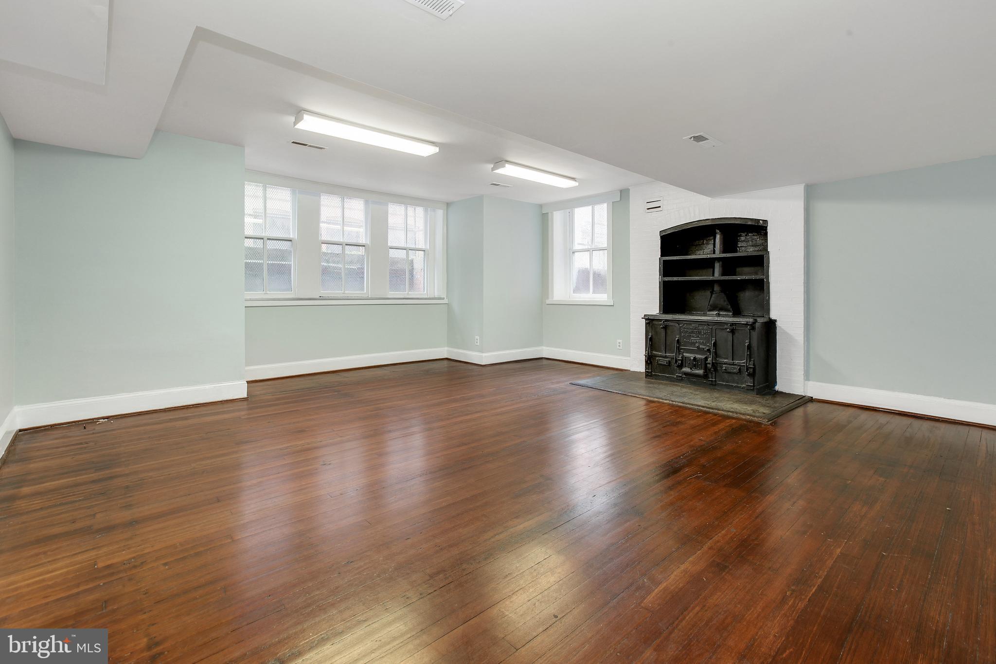 MOUNT VERNON PLACE HISTORIC DISTRICT - Commercial Sale
