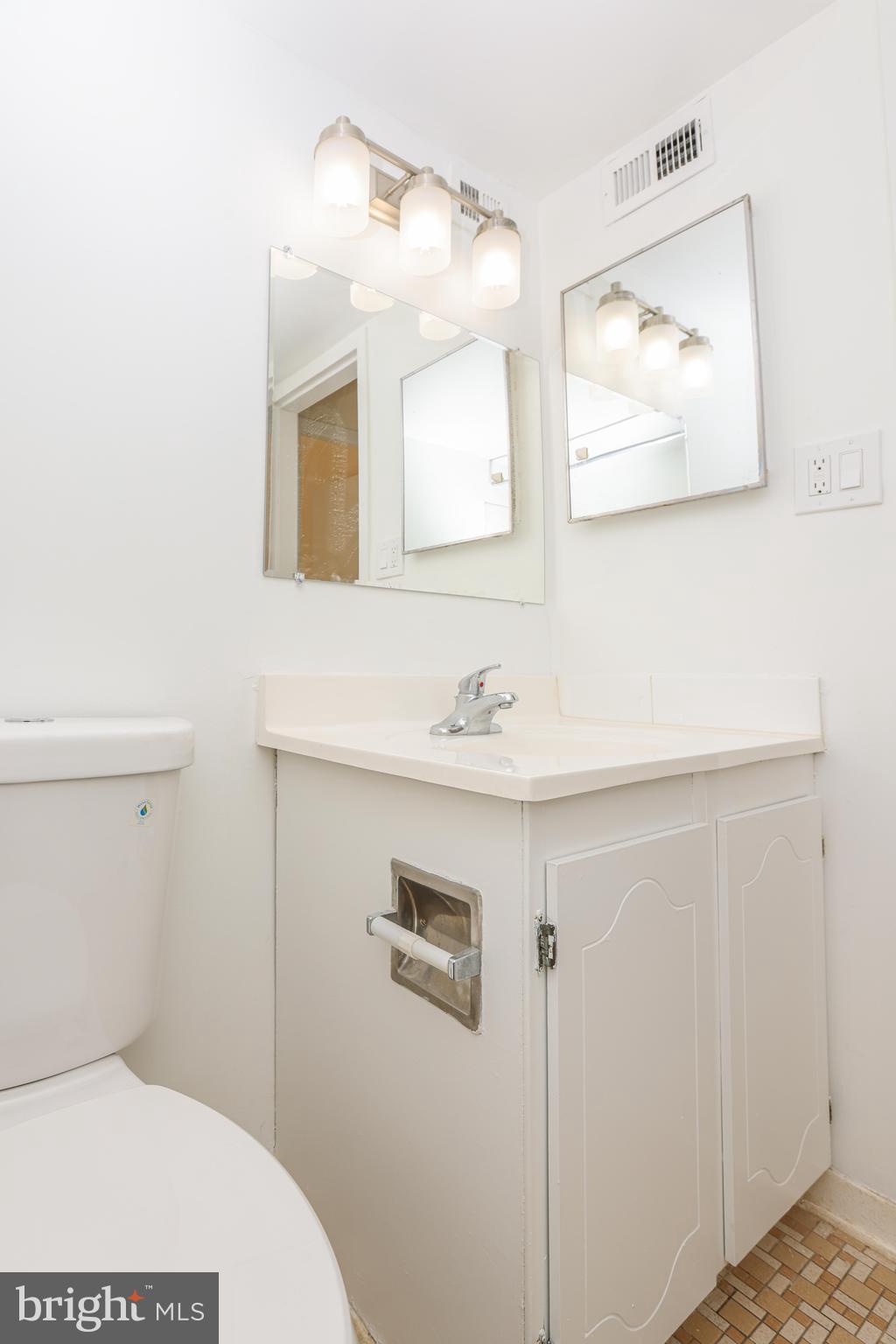 WOODLAKE TOWERS - Residential