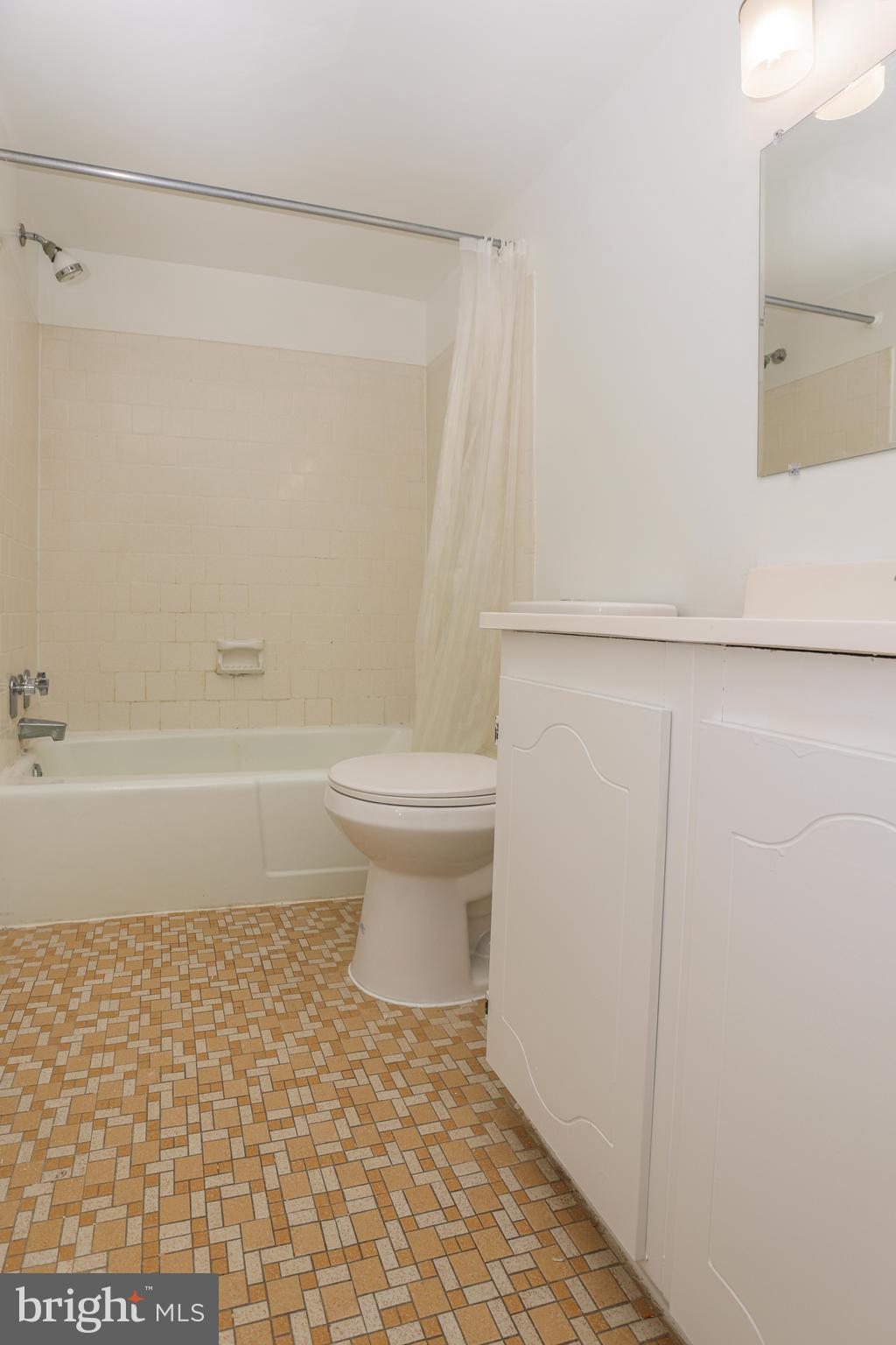 WOODLAKE TOWERS - Residential