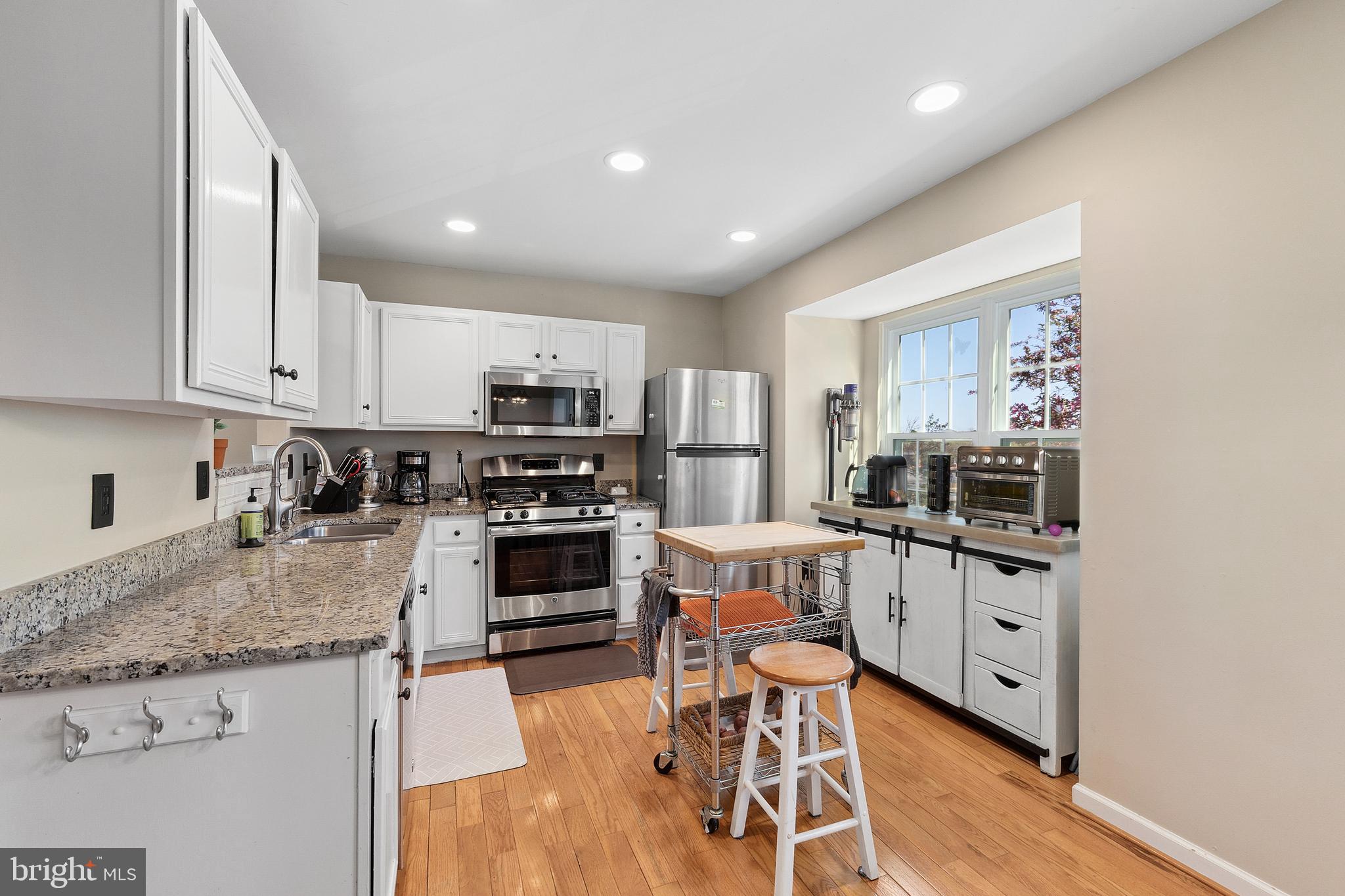 ASHBURN VILLAGE - Residential