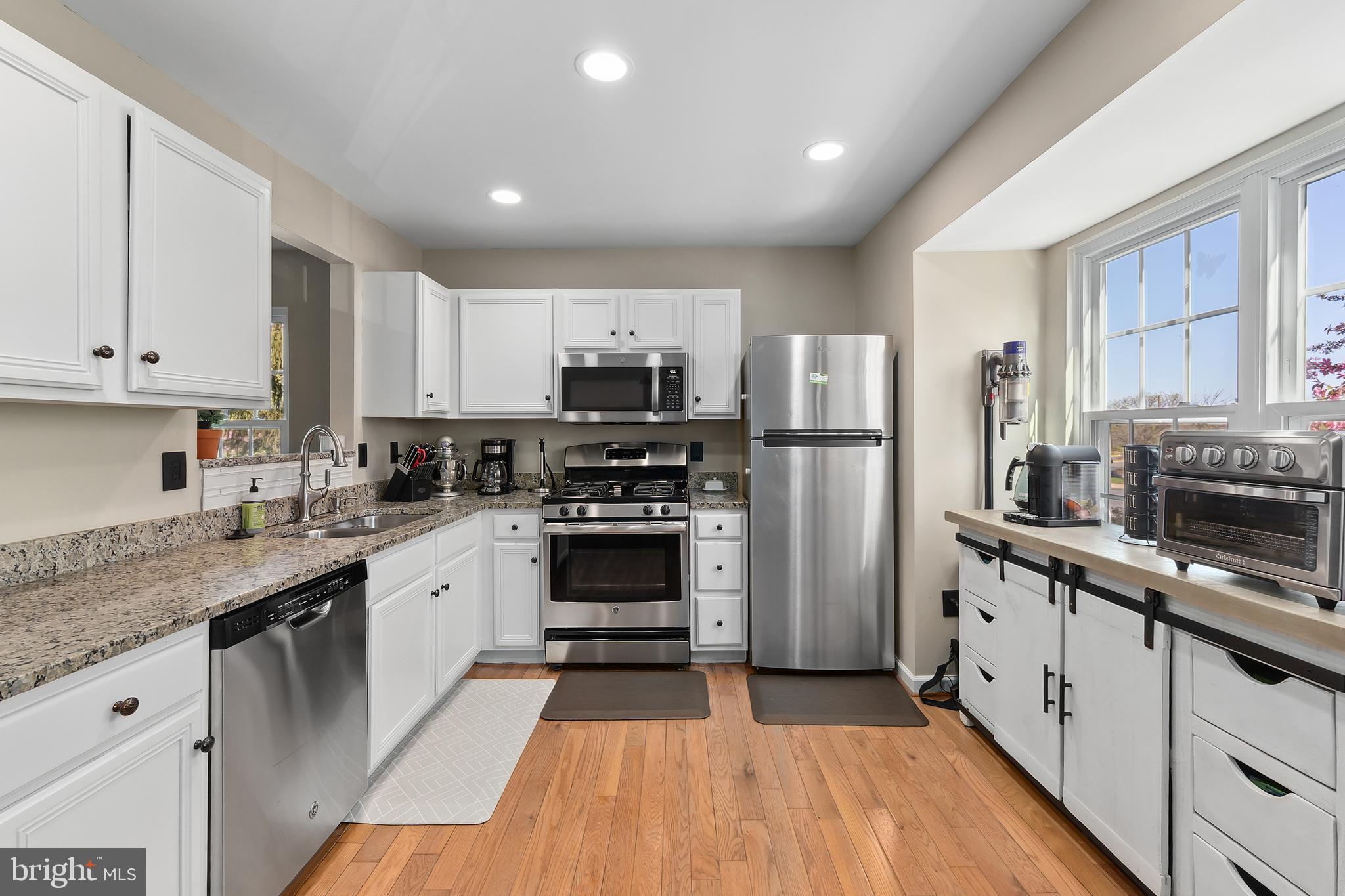 ASHBURN VILLAGE - Residential