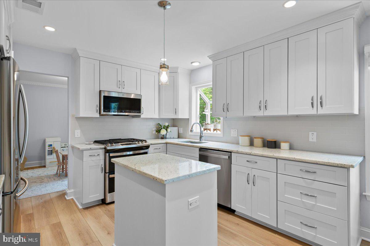 BELLE POND FARM - Residential
