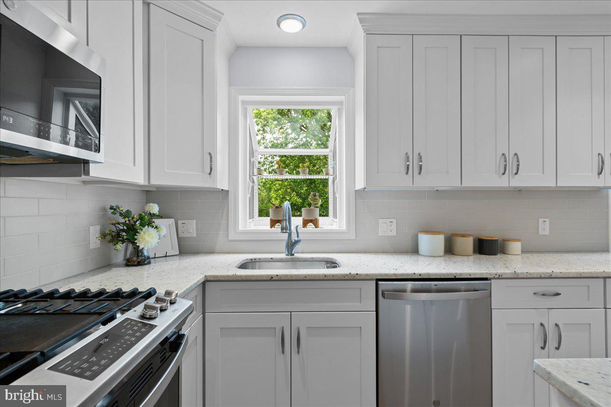 BELLE POND FARM - Residential