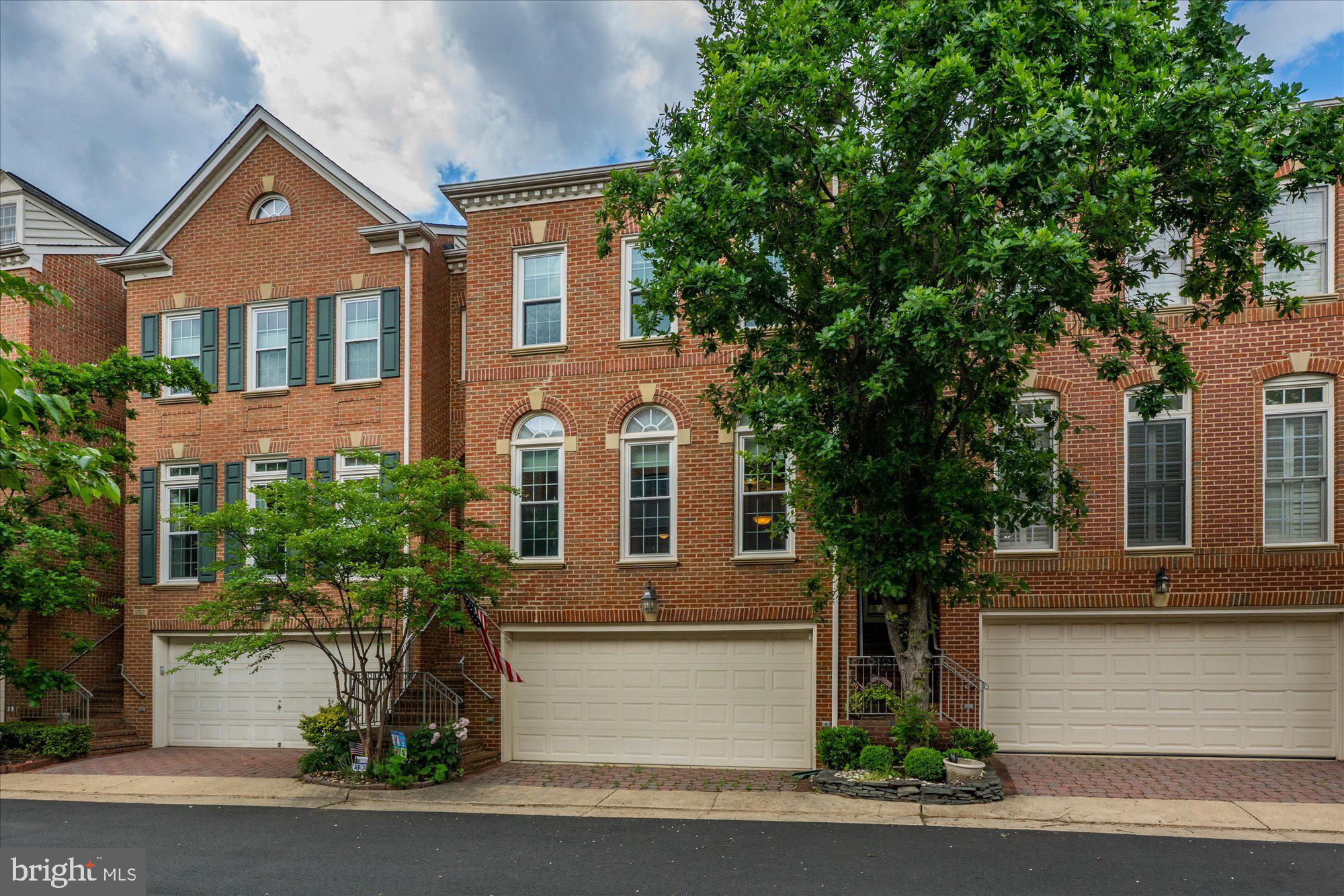 Stunning Randolph Model in sought after Cameron Station