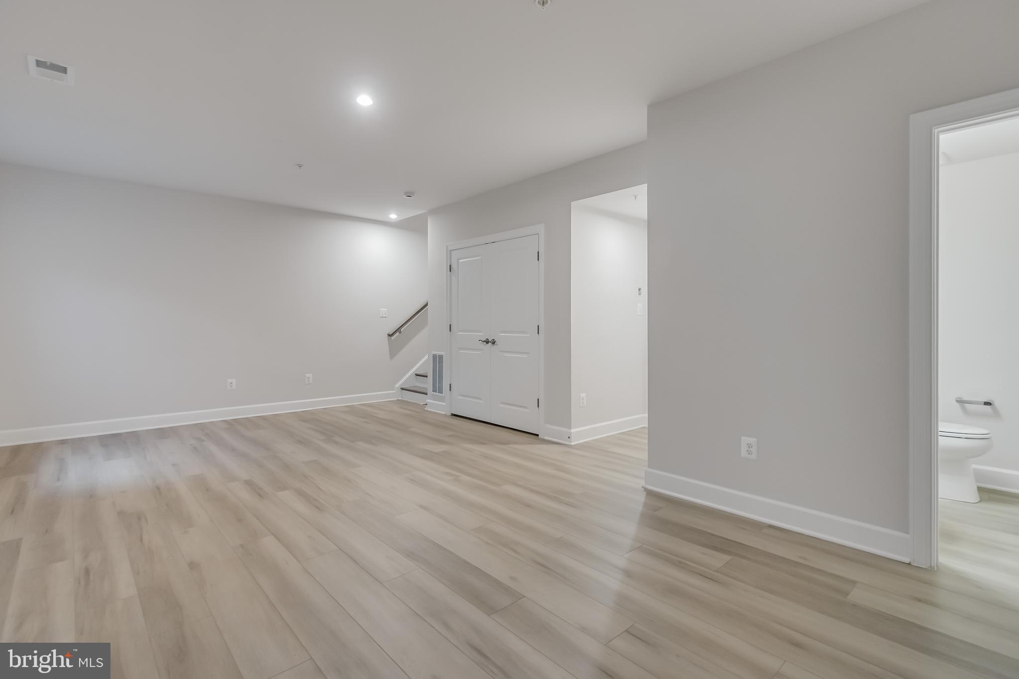 MARLBORO RIDGE - Residential