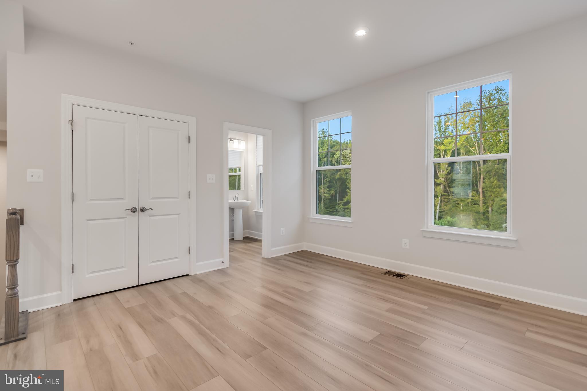 MARLBORO RIDGE - Residential