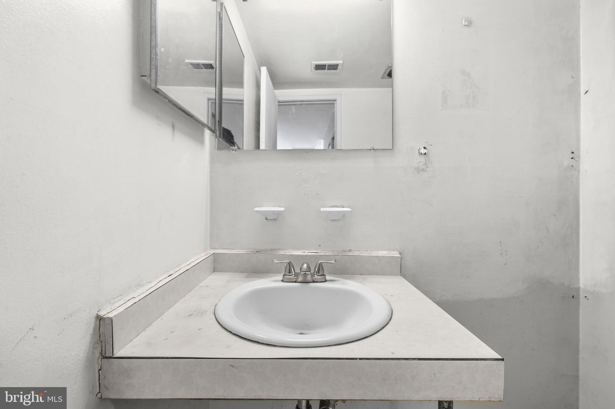 AMERICANA FINMARK - Residential