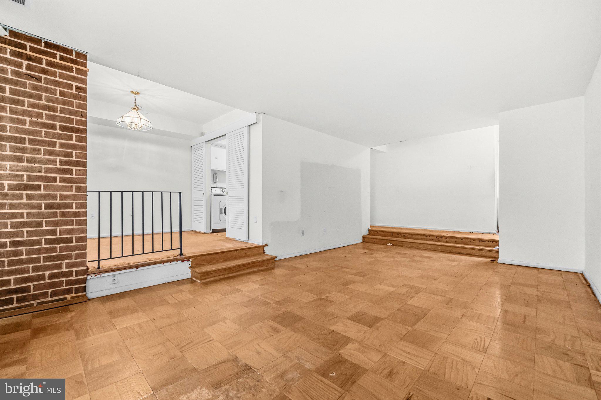 AMERICANA FINMARK - Residential