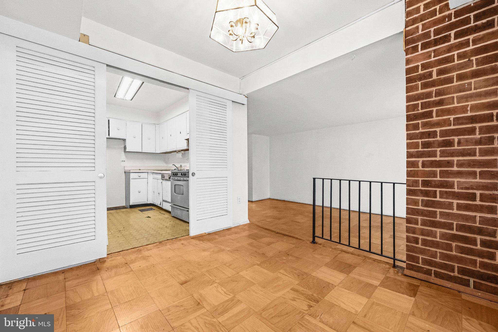 AMERICANA FINMARK - Residential