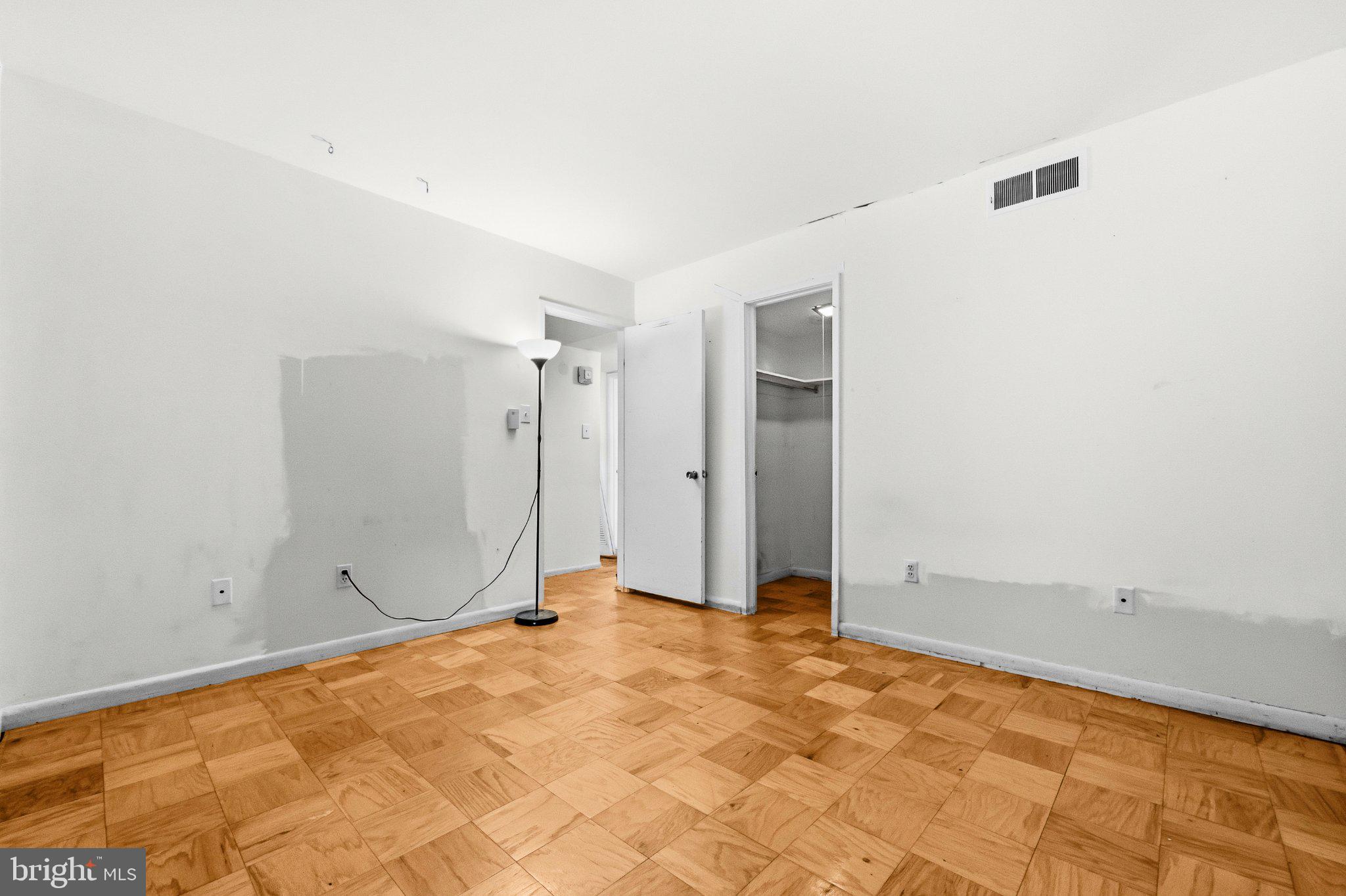 AMERICANA FINMARK - Residential