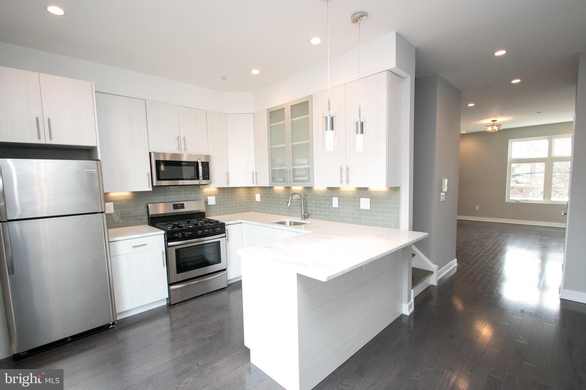FAIRMOUNT - Residential Income