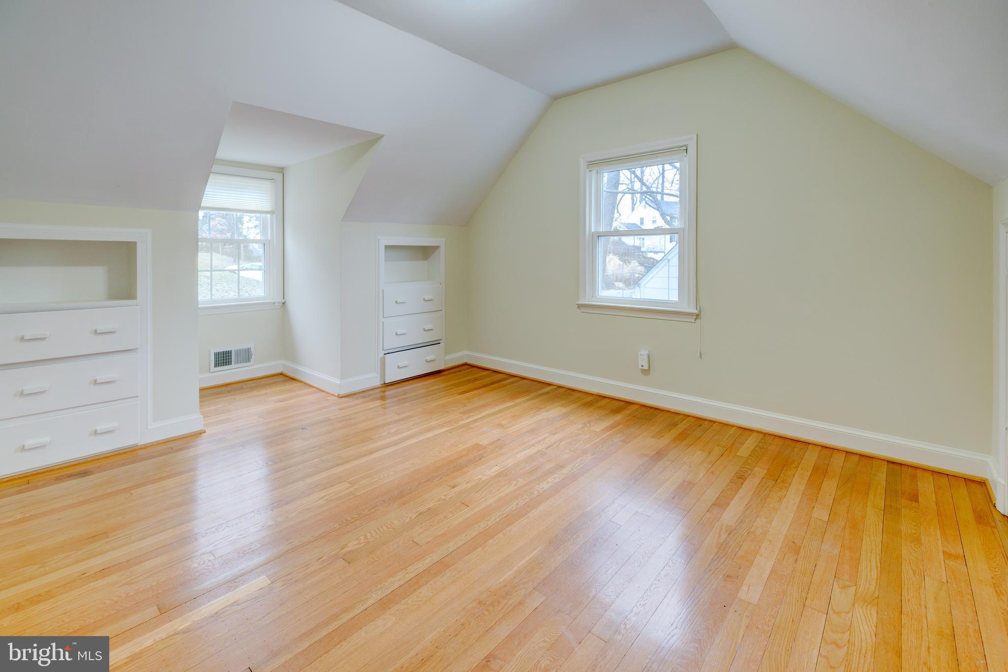 MAPLEWOOD - Residential