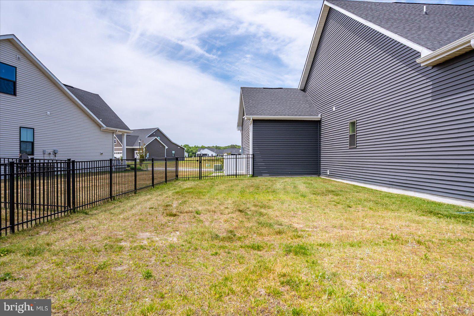 ATLANTIC LAKES - Residential