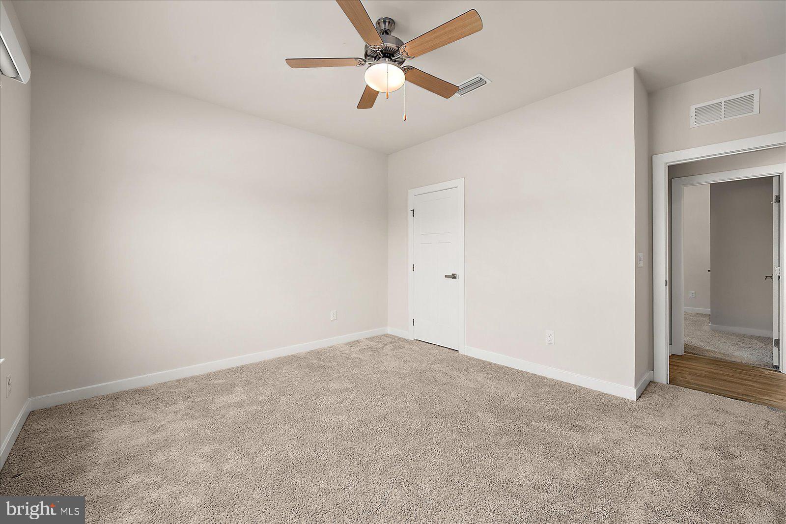ATLANTIC LAKES - Residential