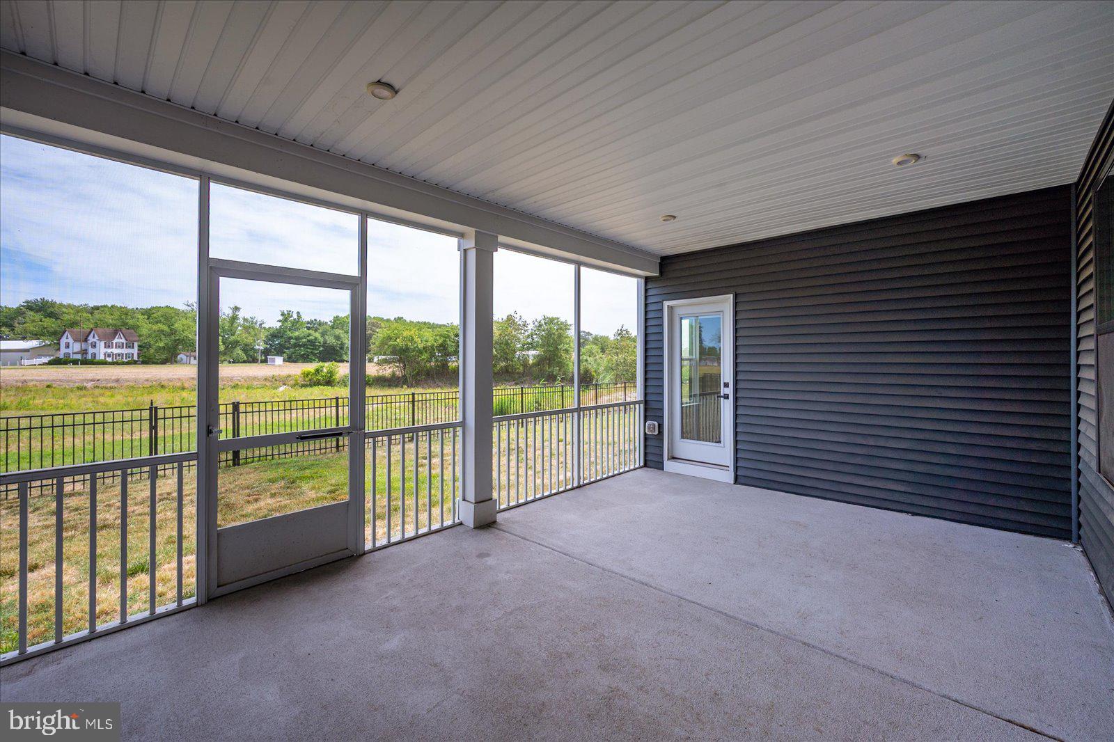 ATLANTIC LAKES - Residential