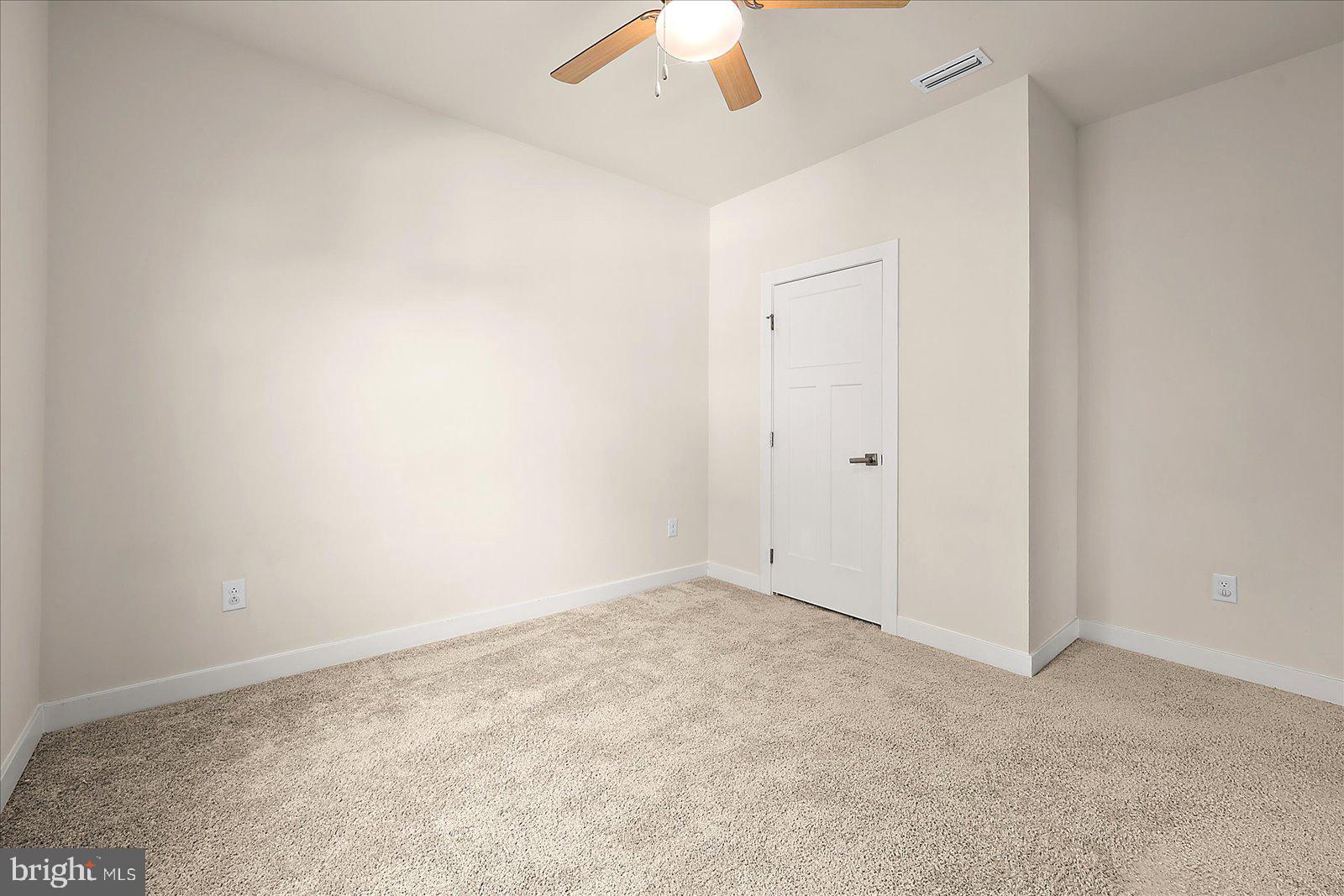 ATLANTIC LAKES - Residential