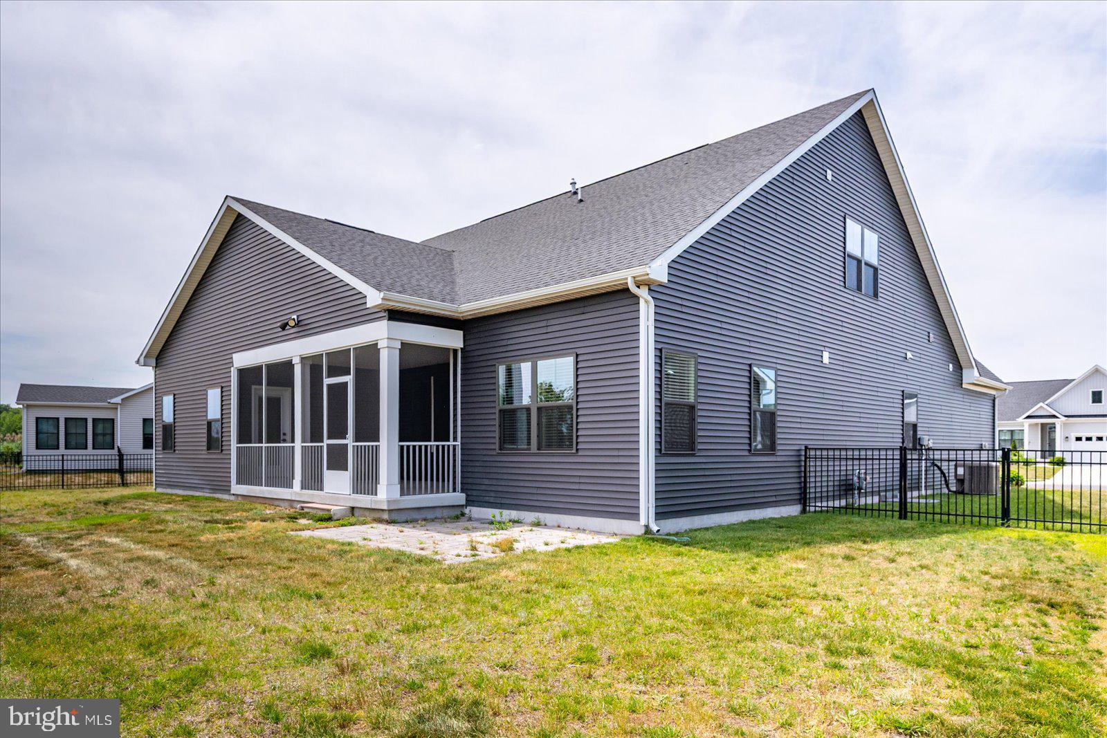 ATLANTIC LAKES - Residential